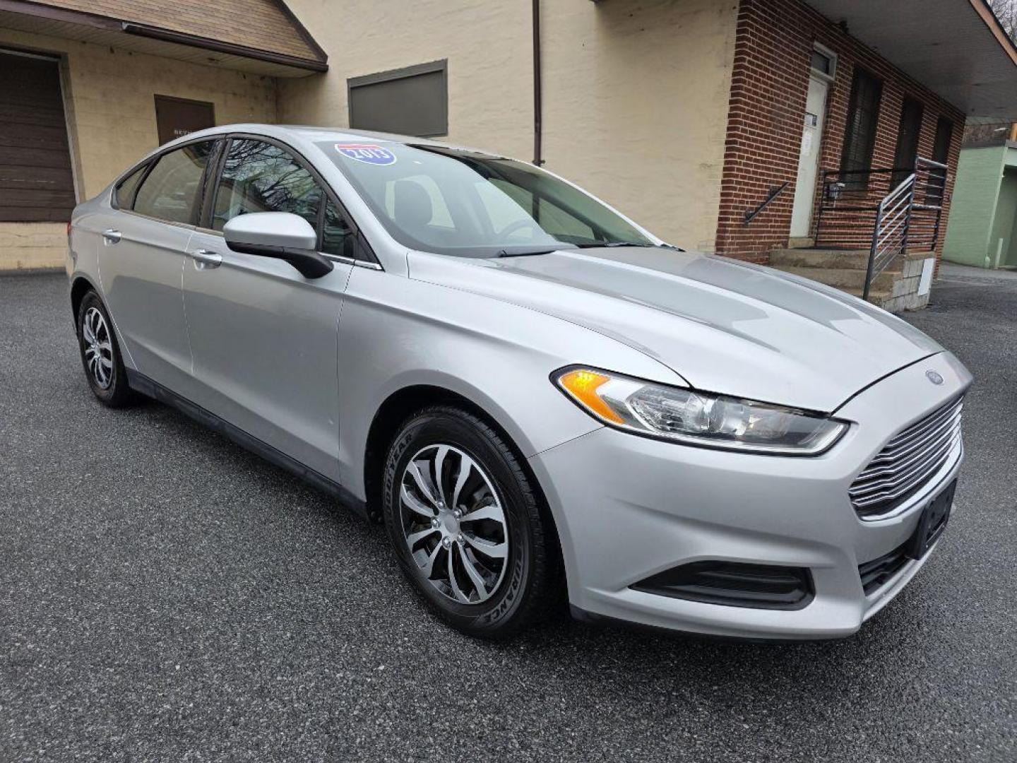 2013 SILVER FORD FUSION S (3FA6P0G72DR) with an 2.5L engine, Automatic transmission, located at 117 North Cameron Street, Harrisburg, PA, 17101, (717) 963-8962, 40.266762, -76.875259 - WE FINANCE!!! Good Credit/ Challenged Credit/ No Credit - ALL Trade-Ins Welcomed!!! APPLY ONLINE or CALL us TODAY ;) Please call us to discuss your cash and/or financing options. - Photo#6
