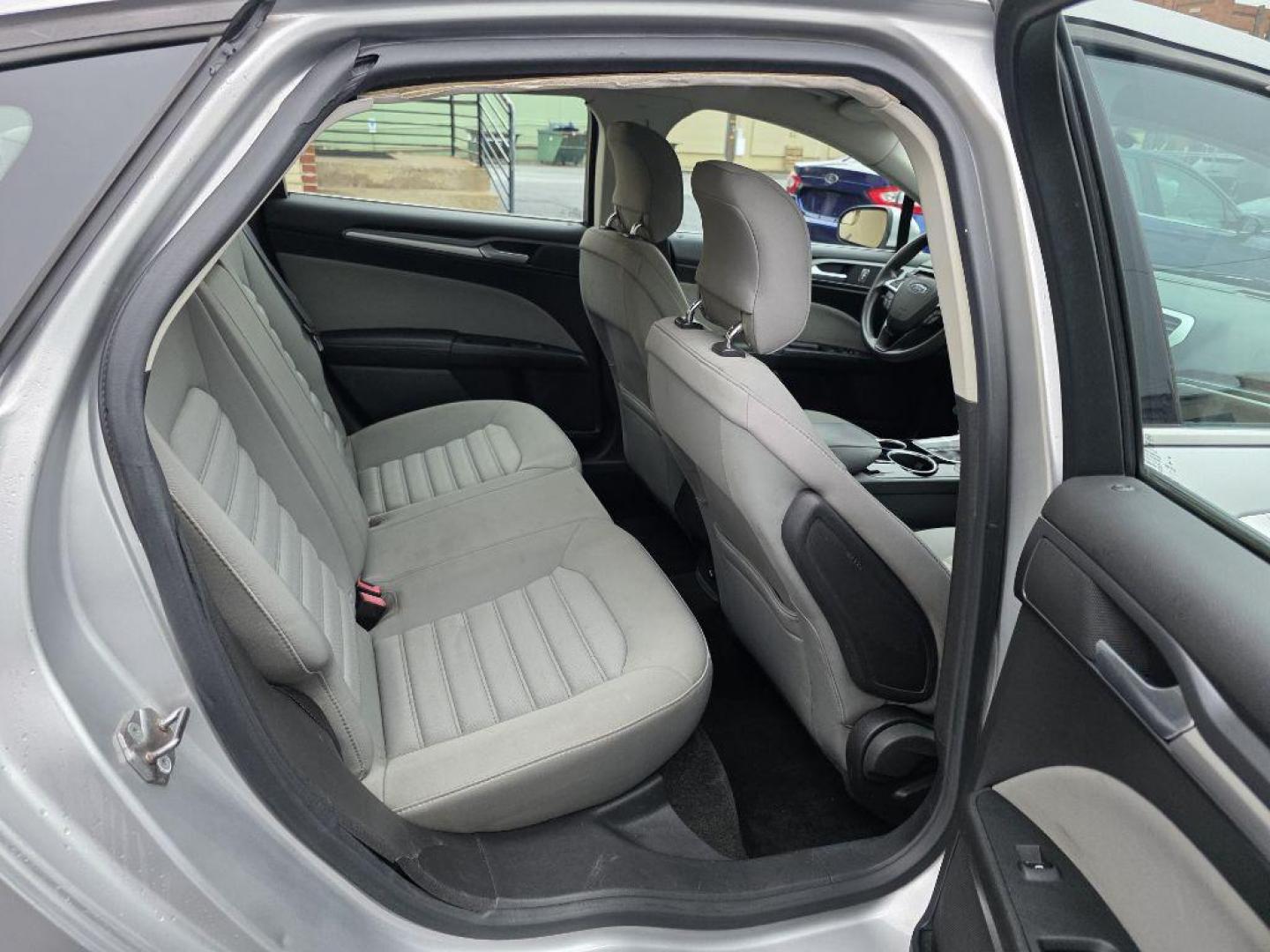 2013 SILVER FORD FUSION S (3FA6P0G72DR) with an 2.5L engine, Automatic transmission, located at 117 North Cameron Street, Harrisburg, PA, 17101, (717) 963-8962, 40.266762, -76.875259 - WE FINANCE!!! Good Credit/ Challenged Credit/ No Credit - ALL Trade-Ins Welcomed!!! APPLY ONLINE or CALL us TODAY ;) Please call us to discuss your cash and/or financing options. - Photo#10