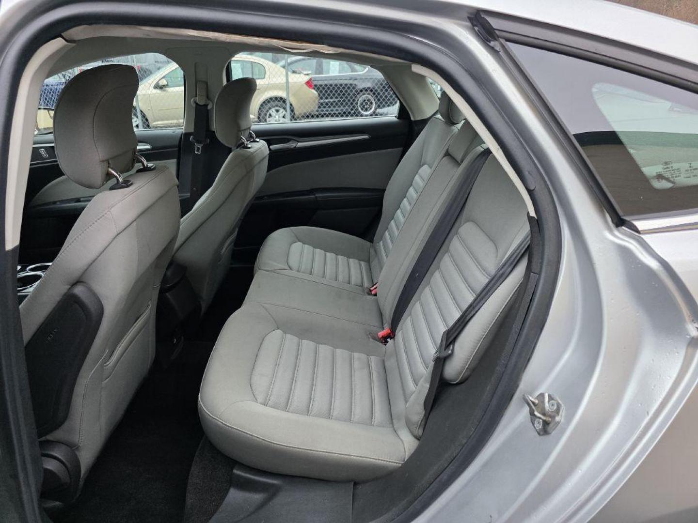 2013 SILVER FORD FUSION S (3FA6P0G72DR) with an 2.5L engine, Automatic transmission, located at 117 North Cameron Street, Harrisburg, PA, 17101, (717) 963-8962, 40.266762, -76.875259 - WE FINANCE!!! Good Credit/ Challenged Credit/ No Credit - ALL Trade-Ins Welcomed!!! APPLY ONLINE or CALL us TODAY ;) Please call us to discuss your cash and/or financing options. - Photo#11