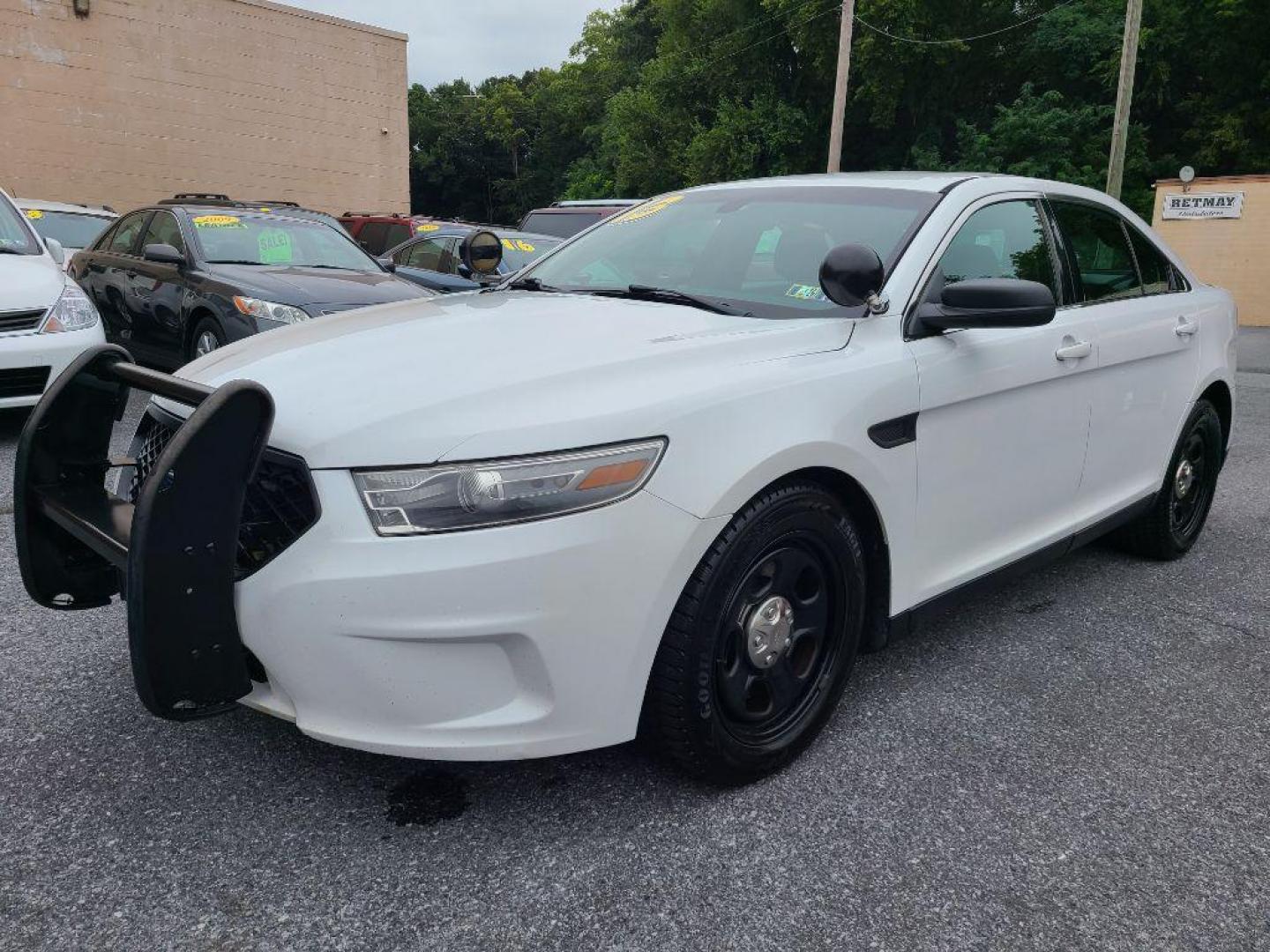 2013 WHITE FORD TAURUS POLICE INTERCEPTOR (1FAHP2MK8DG) with an 3.7L engine, Automatic transmission, located at 117 North Cameron Street, Harrisburg, PA, 17101, (717) 963-8962, 40.266762, -76.875259 - WE FINANCE!!! Good Credit/ Bad Credit/ No Credit - ALL Trade-Ins Welcomed!!! ***Guaranteed Credit Approval*** APPLY ONLINE or CALL us TODAY ;) Internet Prices and Marketplace Prices are SPECIAL discounted ***CASH DEALS*** Retail Prices are higher. Please call us to discuss your cash and finan - Photo#0