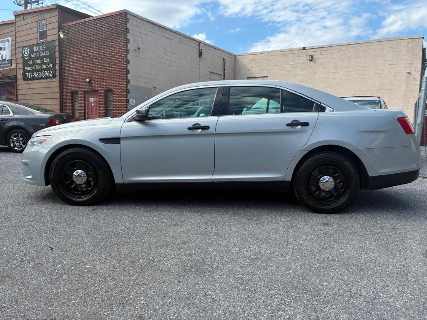 2013 SILVER FORD TAURUS POLICE INTERCEPTOR (1FAHP2MK3DG) with an 3.7L engine, Automatic transmission, located at 117 North Cameron Street, Harrisburg, PA, 17101, (717) 963-8962, 40.266762, -76.875259 - WE FINANCE!!! Good Credit/ Challenged Credit/ No Credit - ALL Trade-Ins Welcomed!!! APPLY ONLINE or CALL us TODAY ;) Please call us to discuss your cash and/or financing options. - Photo#1