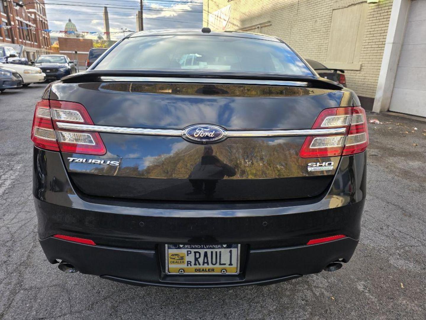 2013 BLACK FORD TAURUS SHO (1FAHP2KT5DG) with an 3.5L engine, Automatic transmission, located at 117 North Cameron Street, Harrisburg, PA, 17101, (717) 963-8962, 40.266762, -76.875259 - WE FINANCE!!! Good Credit/ Bad Credit/ No Credit - ALL Trade-Ins Welcomed!!! ***Guaranteed Credit Approval*** APPLY ONLINE or CALL us TODAY ;) Please call us to discuss your cash and financing options. - Photo#3