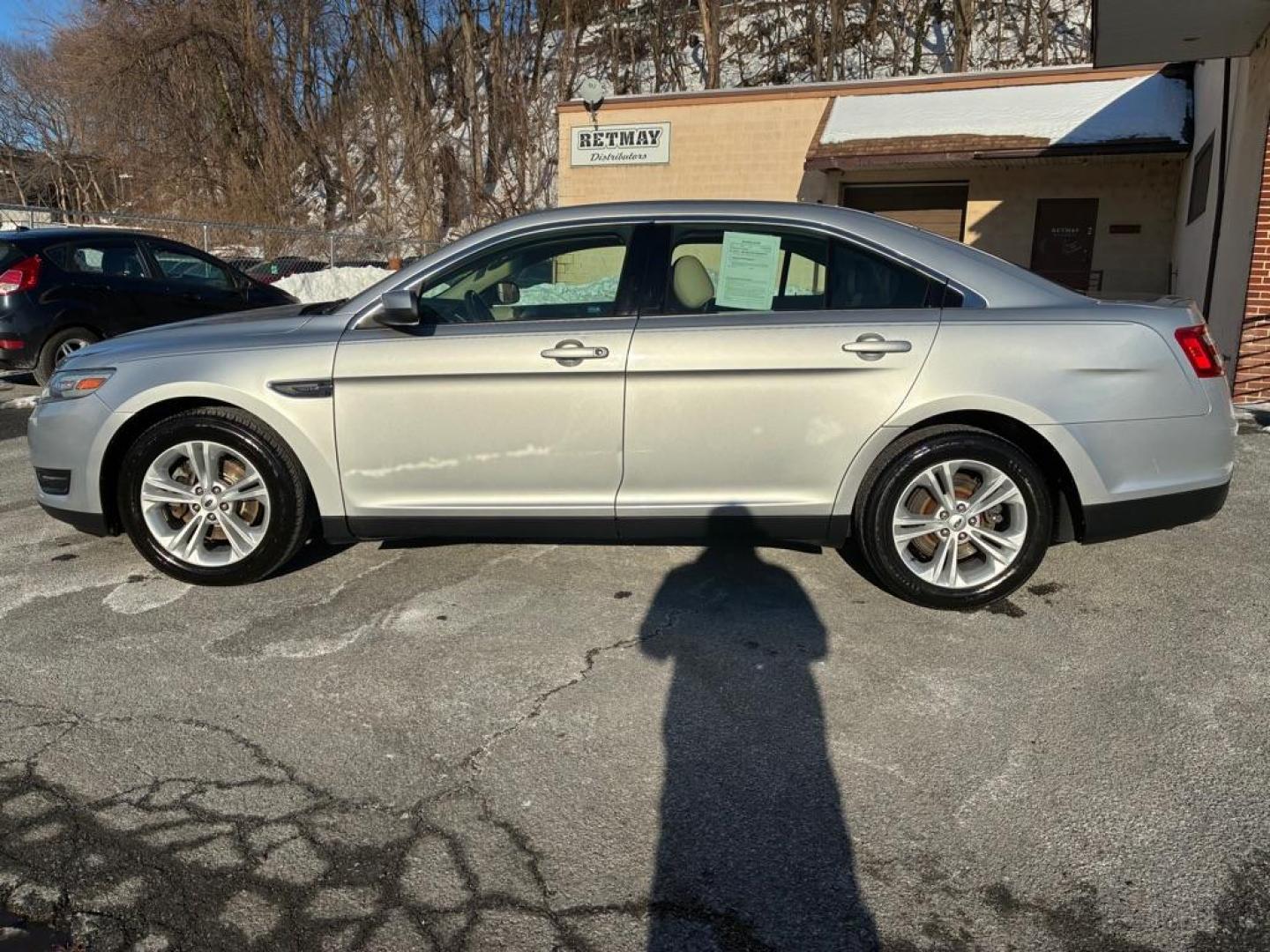 2013 SILVER FORD TAURUS SEL (1FAHP2E85DG) with an 3.5L engine, Automatic transmission, located at 117 North Cameron Street, Harrisburg, PA, 17101, (717) 963-8962, 40.266762, -76.875259 - WE FINANCE!!! Good Credit/ Challenged Credit/ No Credit - ALL Trade-Ins Welcomed!!! APPLY ONLINE or CALL us TODAY ;) Please call us to discuss your cash and/or financing options. - Photo#1