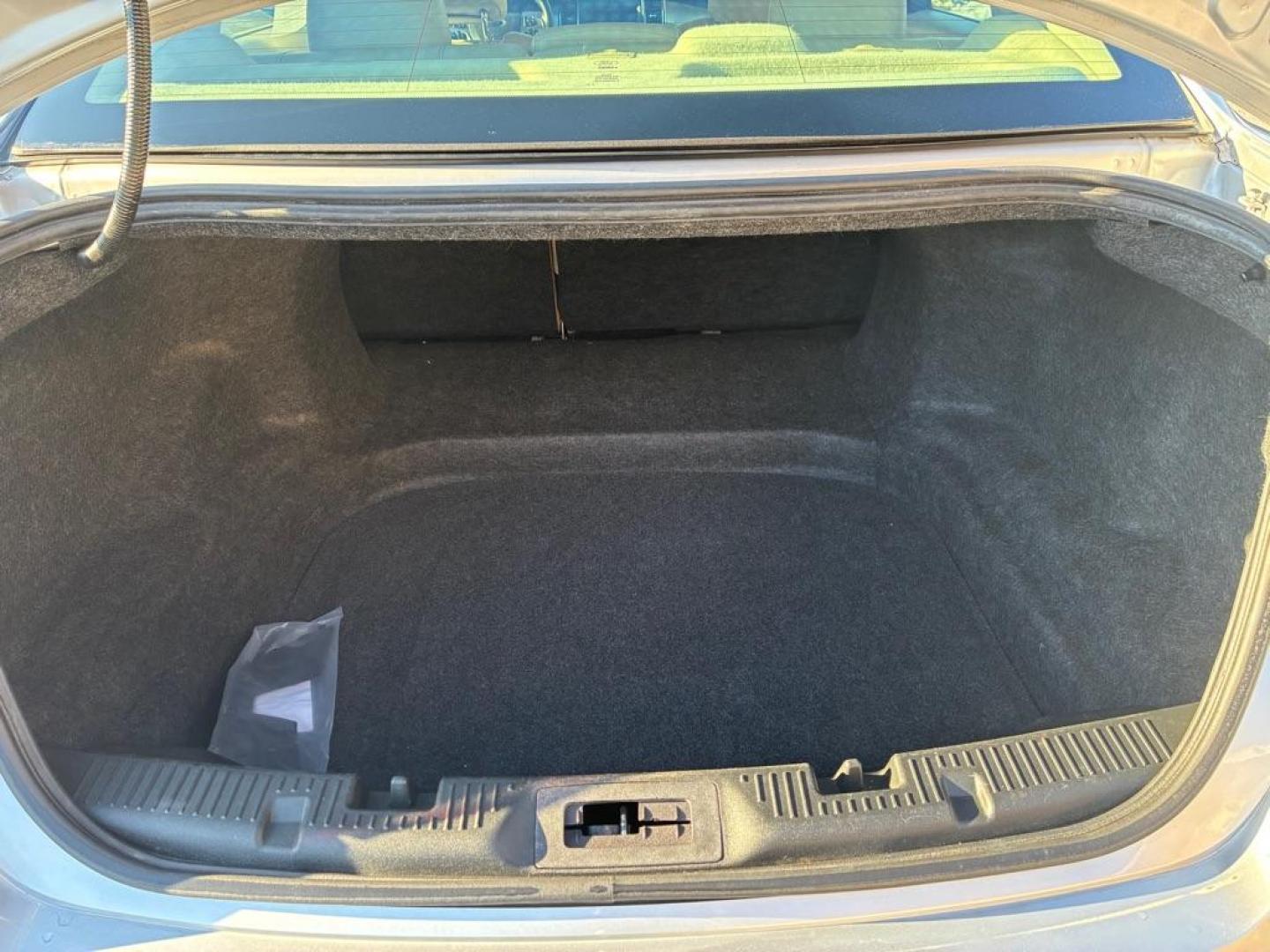 2013 SILVER FORD TAURUS SEL (1FAHP2E85DG) with an 3.5L engine, Automatic transmission, located at 117 North Cameron Street, Harrisburg, PA, 17101, (717) 963-8962, 40.266762, -76.875259 - WE FINANCE!!! Good Credit/ Challenged Credit/ No Credit - ALL Trade-Ins Welcomed!!! APPLY ONLINE or CALL us TODAY ;) Please call us to discuss your cash and/or financing options. - Photo#9