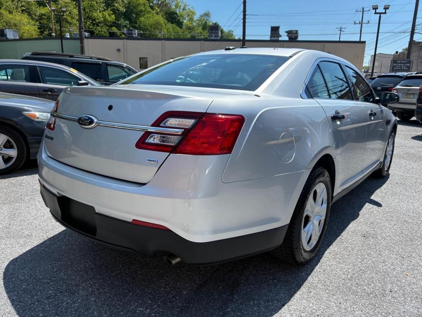 2013 SILVER FORD TAURUS POLICE INTERCEPTOR (1FAHP2M81DG) with an 3.5L engine, Automatic transmission, located at 117 North Cameron Street, Harrisburg, PA, 17101, (717) 963-8962, 40.266762, -76.875259 - WE FINANCE!!! MOST vehicles are available for financing. Good Credit/ Challenged Credit/ No Credit - ALL Trade-Ins Welcomed!!! APPLY ONLINE or CALL us TODAY Please call us to discuss your cash and/or financing options. Thanks for cheching our inventory! We're here to help. - Photo#4