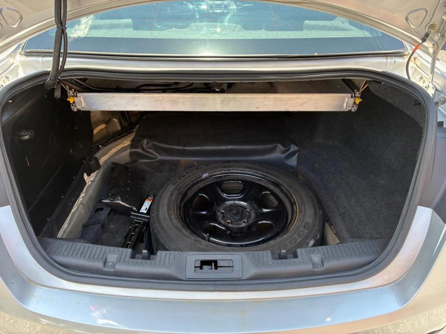 2013 SILVER FORD TAURUS POLICE INTERCEPTOR (1FAHP2M81DG) with an 3.5L engine, Automatic transmission, located at 117 North Cameron Street, Harrisburg, PA, 17101, (717) 963-8962, 40.266762, -76.875259 - WE FINANCE!!! MOST vehicles are available for financing. Good Credit/ Challenged Credit/ No Credit - ALL Trade-Ins Welcomed!!! APPLY ONLINE or CALL us TODAY Please call us to discuss your cash and/or financing options. Thanks for cheching our inventory! We're here to help. - Photo#9