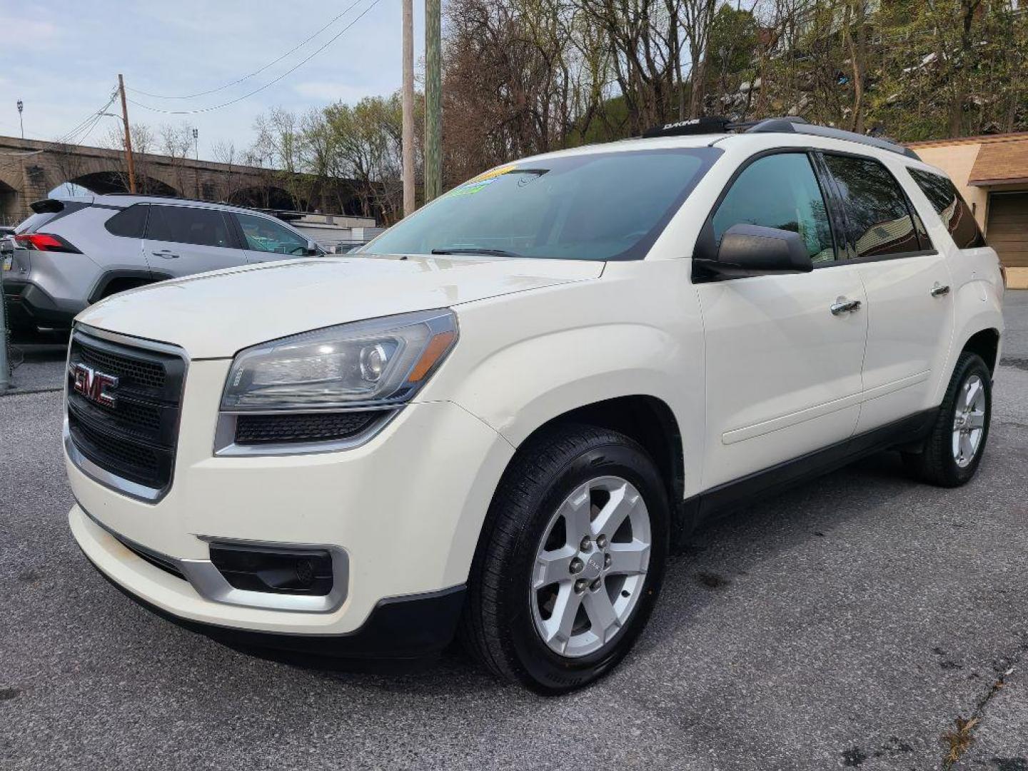 2013 WHITE GMC ACADIA SLE (1GKKVPKD3DJ) with an 3.6L engine, Automatic transmission, located at 117 North Cameron Street, Harrisburg, PA, 17101, (717) 963-8962, 40.266762, -76.875259 - WE FINANCE!!! Good Credit/ Bad Credit/ No Credit - ALL Trade-Ins Welcomed!!! ***Guaranteed Credit Approval*** APPLY ONLINE or CALL us TODAY ;) Internet Prices and Marketplace Prices are SPECIAL discounted ***CASH DEALS*** Retail Prices are higher. Please call us to discuss your cash and finan - Photo#0