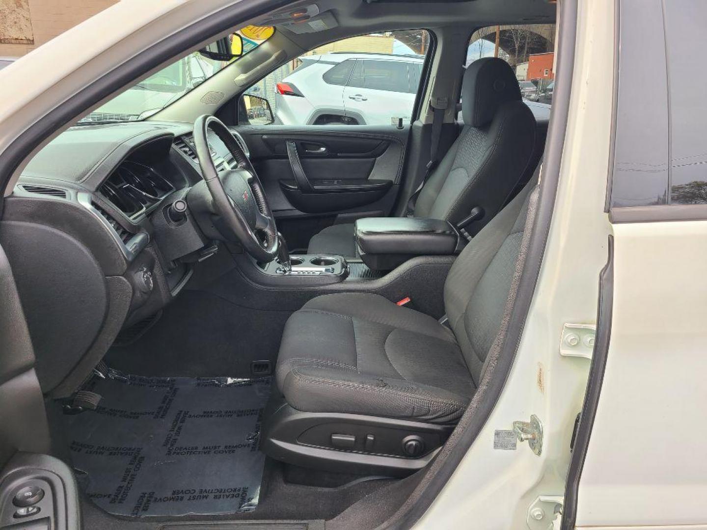 2013 WHITE GMC ACADIA SLE (1GKKVPKD3DJ) with an 3.6L engine, Automatic transmission, located at 117 North Cameron Street, Harrisburg, PA, 17101, (717) 963-8962, 40.266762, -76.875259 - WE FINANCE!!! Good Credit/ Bad Credit/ No Credit - ALL Trade-Ins Welcomed!!! ***Guaranteed Credit Approval*** APPLY ONLINE or CALL us TODAY ;) Internet Prices and Marketplace Prices are SPECIAL discounted ***CASH DEALS*** Retail Prices are higher. Please call us to discuss your cash and finan - Photo#15