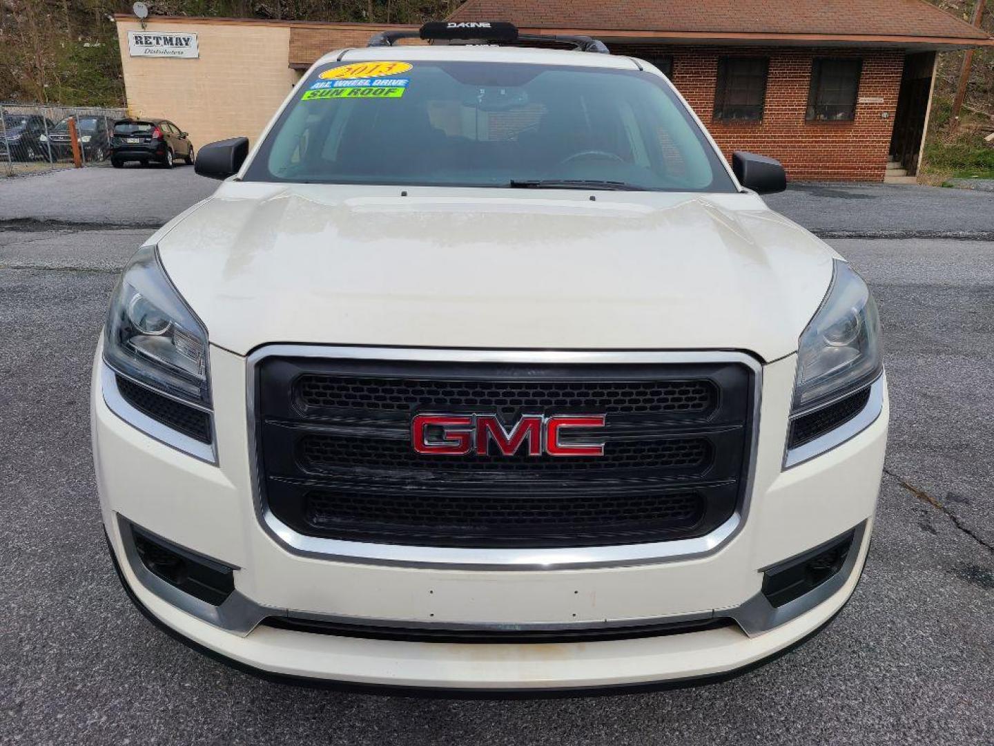2013 WHITE GMC ACADIA SLE (1GKKVPKD3DJ) with an 3.6L engine, Automatic transmission, located at 117 North Cameron Street, Harrisburg, PA, 17101, (717) 963-8962, 40.266762, -76.875259 - WE FINANCE!!! Good Credit/ Bad Credit/ No Credit - ALL Trade-Ins Welcomed!!! ***Guaranteed Credit Approval*** APPLY ONLINE or CALL us TODAY ;) Internet Prices and Marketplace Prices are SPECIAL discounted ***CASH DEALS*** Retail Prices are higher. Please call us to discuss your cash and finan - Photo#5