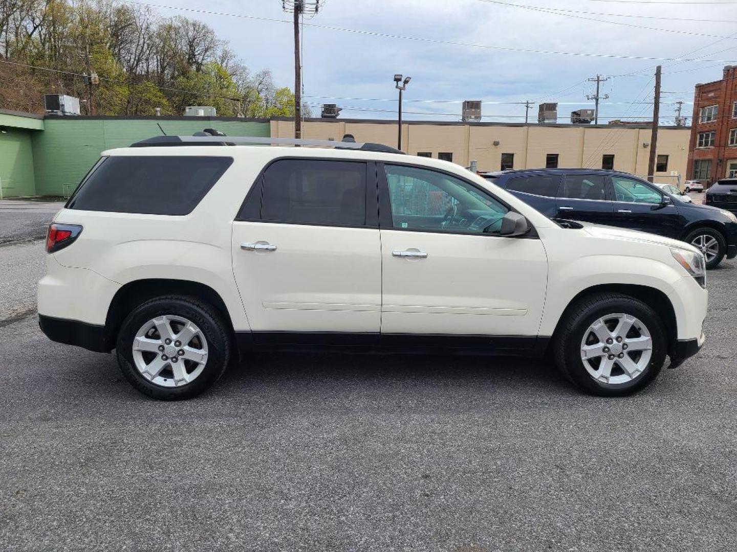 2013 WHITE GMC ACADIA SLE (1GKKVPKD3DJ) with an 3.6L engine, Automatic transmission, located at 117 North Cameron Street, Harrisburg, PA, 17101, (717) 963-8962, 40.266762, -76.875259 - WE FINANCE!!! Good Credit/ Bad Credit/ No Credit - ALL Trade-Ins Welcomed!!! ***Guaranteed Credit Approval*** APPLY ONLINE or CALL us TODAY ;) Internet Prices and Marketplace Prices are SPECIAL discounted ***CASH DEALS*** Retail Prices are higher. Please call us to discuss your cash and finan - Photo#6