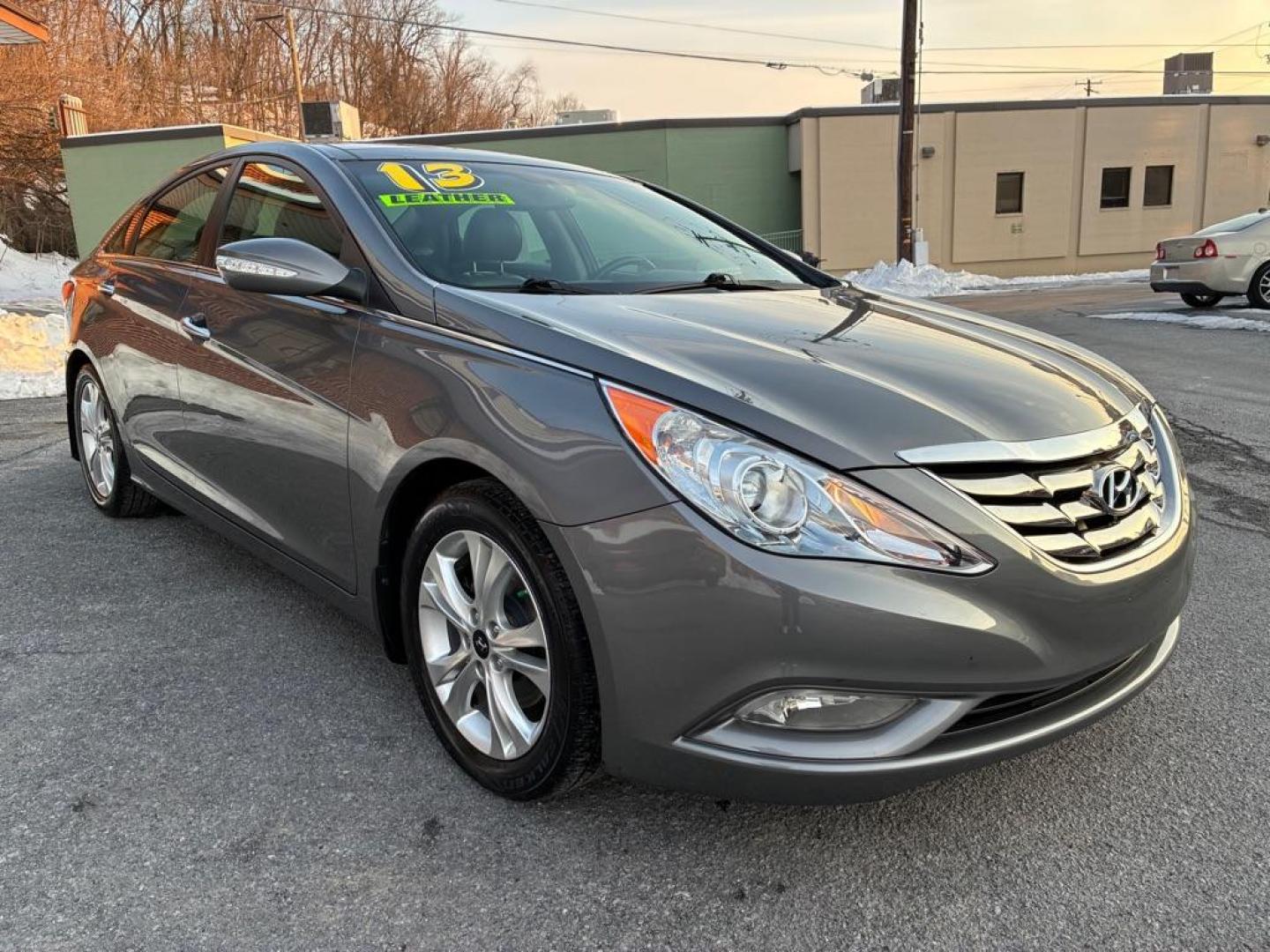 2013 GRAY HYUNDAI SONATA LIMITED (5NPEC4AC8DH) with an 2.4L engine, Automatic transmission, located at 117 North Cameron Street, Harrisburg, PA, 17101, (717) 963-8962, 40.266762, -76.875259 - WE FINANCE!!! Good Credit/ Challenged Credit/ No Credit - ALL Trade-Ins Welcomed!!! APPLY ONLINE or CALL us TODAY ;) Please call us to discuss your cash and/or financing options. - Photo#5