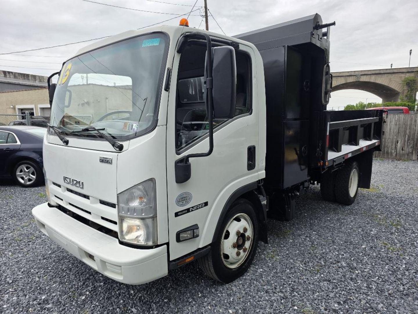 2013 WHITE ISUZU NRR DSL REG WHITE CAB IBT AIR PWL (JALE5W160D7) with an 5.2L engine, Automatic transmission, located at 117 North Cameron Street, Harrisburg, PA, 17101, (717) 963-8962, 40.266762, -76.875259 - WE FINANCE!!! Good Credit/ Challenged Credit/ No Credit - ALL Trade-Ins Welcomed!!! APPLY ONLINE or CALL us TODAY ;) Please call us to discuss your cash and/or financing options. - Photo#0