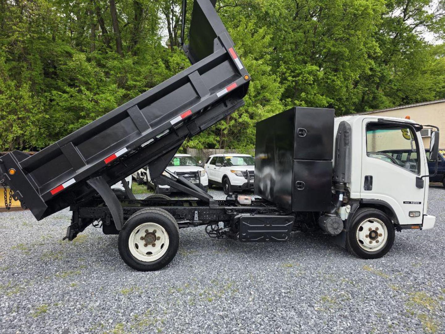 2013 WHITE ISUZU NRR DSL REG WHITE CAB IBT AIR PWL (JALE5W160D7) with an 5.2L engine, Automatic transmission, located at 117 North Cameron Street, Harrisburg, PA, 17101, (717) 963-8962, 40.266762, -76.875259 - WE FINANCE!!! Good Credit/ Challenged Credit/ No Credit - ALL Trade-Ins Welcomed!!! APPLY ONLINE or CALL us TODAY ;) Please call us to discuss your cash and/or financing options. - Photo#1