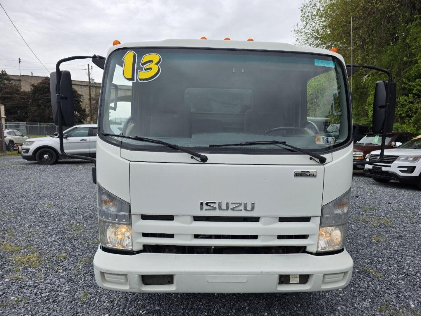 2013 WHITE ISUZU NRR DSL REG WHITE CAB IBT AIR PWL (JALE5W160D7) with an 5.2L engine, Automatic transmission, located at 117 North Cameron Street, Harrisburg, PA, 17101, (717) 963-8962, 40.266762, -76.875259 - WE FINANCE!!! Good Credit/ Challenged Credit/ No Credit - ALL Trade-Ins Welcomed!!! APPLY ONLINE or CALL us TODAY ;) Please call us to discuss your cash and/or financing options. - Photo#10