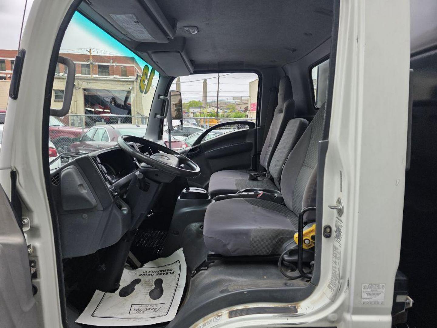 2013 WHITE ISUZU NRR DSL REG WHITE CAB IBT AIR PWL (JALE5W160D7) with an 5.2L engine, Automatic transmission, located at 117 North Cameron Street, Harrisburg, PA, 17101, (717) 963-8962, 40.266762, -76.875259 - WE FINANCE!!! Good Credit/ Challenged Credit/ No Credit - ALL Trade-Ins Welcomed!!! APPLY ONLINE or CALL us TODAY ;) Please call us to discuss your cash and/or financing options. - Photo#12
