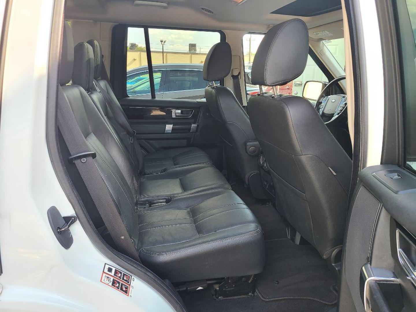 2013 WHITE LAND ROVER LR4 HSE (SALAG2D49DA) with an 5.0L engine, Automatic transmission, located at 117 North Cameron Street, Harrisburg, PA, 17101, (717) 963-8962, 40.266762, -76.875259 - WE FINANCE!!! Good Credit/ Bad Credit/ No Credit - ALL Trade-Ins Welcomed!!! ***Guaranteed Credit Approval*** APPLY ONLINE or CALL us TODAY ;) Internet Prices and Marketplace Prices are SPECIAL discounted ***CASH DEALS*** Retail Prices are higher. Please call us to discuss your cash and finan - Photo#11