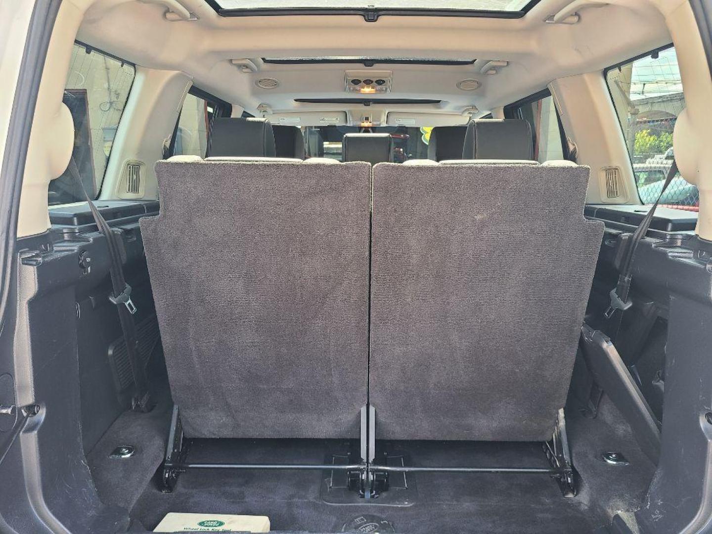2013 WHITE LAND ROVER LR4 HSE (SALAG2D49DA) with an 5.0L engine, Automatic transmission, located at 117 North Cameron Street, Harrisburg, PA, 17101, (717) 963-8962, 40.266762, -76.875259 - WE FINANCE!!! Good Credit/ Bad Credit/ No Credit - ALL Trade-Ins Welcomed!!! ***Guaranteed Credit Approval*** APPLY ONLINE or CALL us TODAY ;) Internet Prices and Marketplace Prices are SPECIAL discounted ***CASH DEALS*** Retail Prices are higher. Please call us to discuss your cash and finan - Photo#12