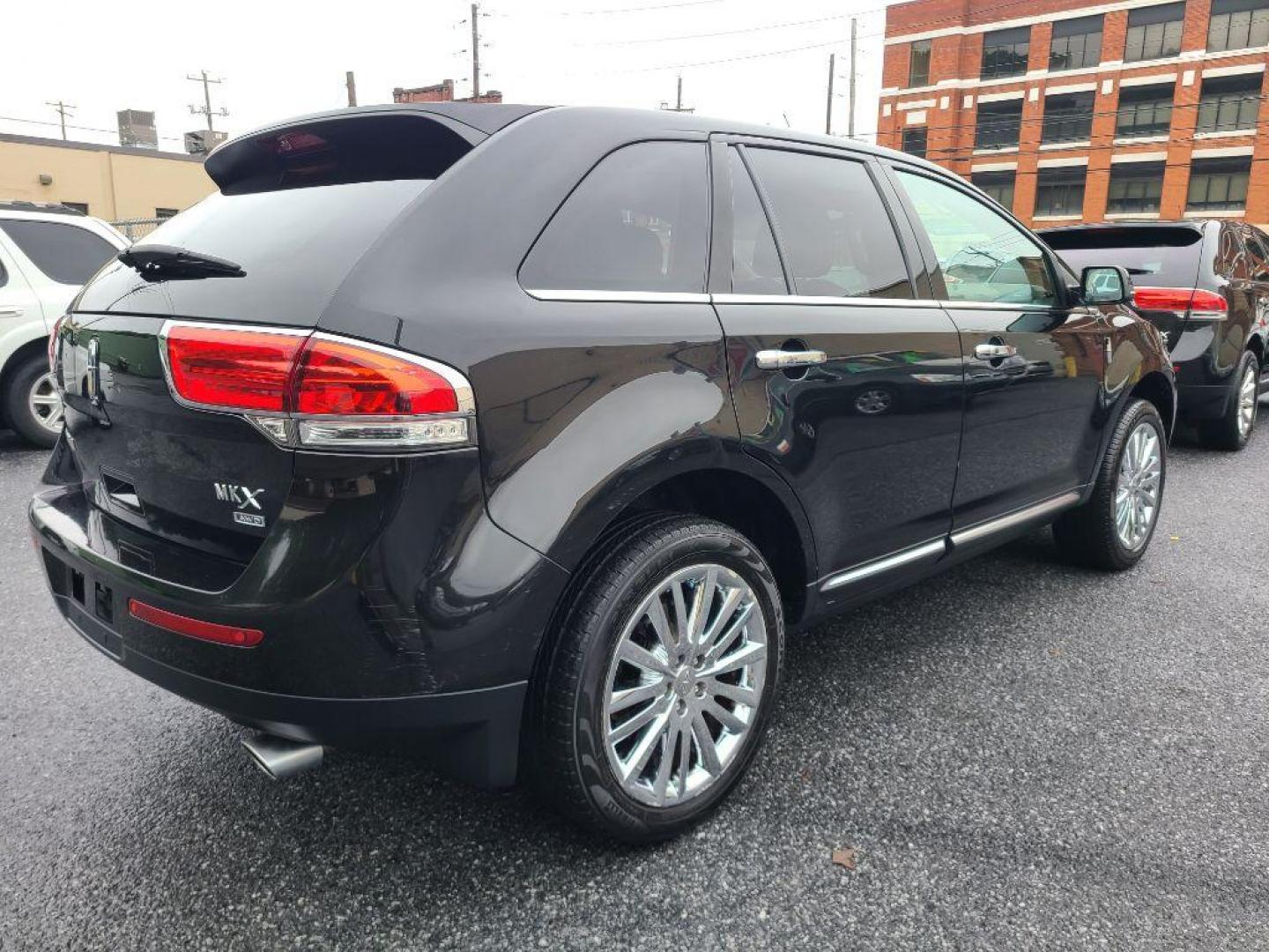 2013 BLACK LINCOLN MKX AWD (2LMDJ8JK4DB) with an 3.7L engine, Automatic transmission, located at 117 North Cameron Street, Harrisburg, PA, 17101, (717) 963-8962, 40.266762, -76.875259 - WE FINANCE!!! Good Credit/ Bad Credit/ No Credit - ALL Trade-Ins Welcomed!!! ***Guaranteed Credit Approval*** APPLY ONLINE or CALL us TODAY ;) Internet Prices and Marketplace Prices are SPECIAL discounted ***CASH DEALS*** Retail Prices are higher. Please call us to discuss your cash and finan - Photo#3