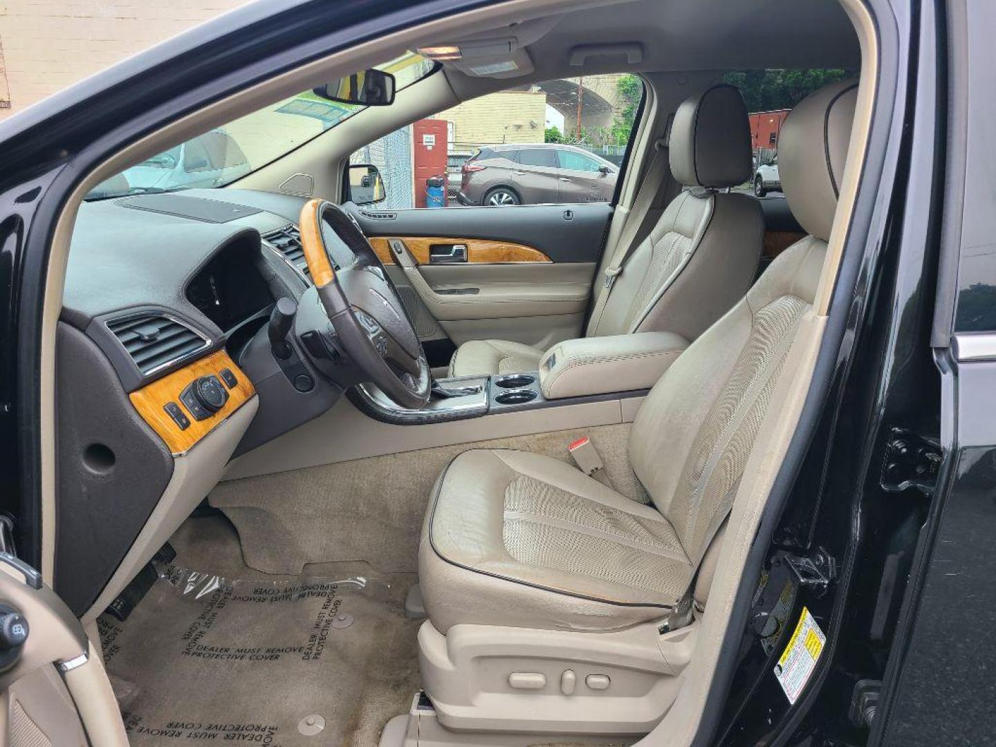 2013 BLACK LINCOLN MKX AWD (2LMDJ8JK4DB) with an 3.7L engine, Automatic transmission, located at 117 North Cameron Street, Harrisburg, PA, 17101, (717) 963-8962, 40.266762, -76.875259 - WE FINANCE!!! Good Credit/ Bad Credit/ No Credit - ALL Trade-Ins Welcomed!!! ***Guaranteed Credit Approval*** APPLY ONLINE or CALL us TODAY ;) Internet Prices and Marketplace Prices are SPECIAL discounted ***CASH DEALS*** Retail Prices are higher. Please call us to discuss your cash and finan - Photo#12