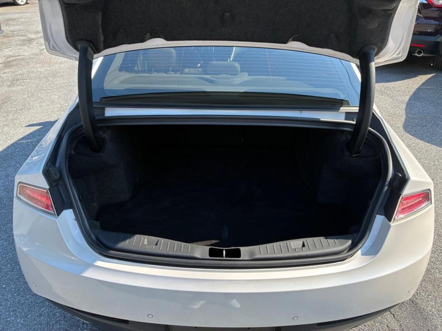 2013 WHITE LINCOLN MKZ (3LN6L2GK0DR) with an 3.7L engine, Automatic transmission, located at 117 North Cameron Street, Harrisburg, PA, 17101, (717) 963-8962, 40.266762, -76.875259 - WE FINANCE!!! MOST vehicles are available for financing. Good Credit/ Challenged Credit/ No Credit - ALL Trade-Ins Welcomed!!! APPLY ONLINE or CALL us TODAY Please call us to discuss your cash and/or financing options. Thanks for checking our inventory! We're here to help. - Photo#10