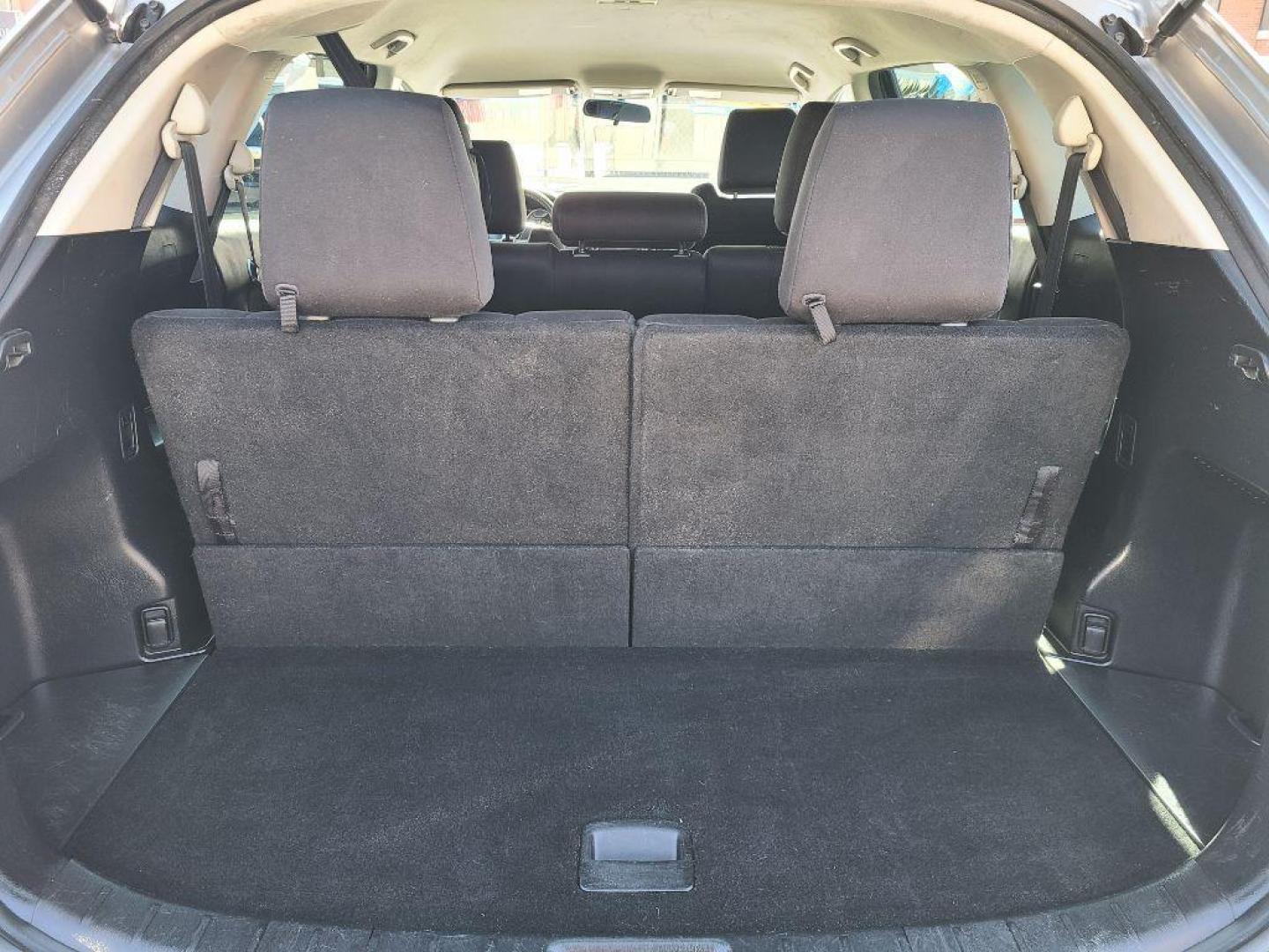 2013 SILVER MAZDA CX-9 SPORT (JM3TB3BV4D0) with an 3.7L engine, Automatic transmission, located at 117 North Cameron Street, Harrisburg, PA, 17101, (717) 963-8962, 40.266762, -76.875259 - WE FINANCE!!! Good Credit/ Bad Credit/ No Credit - ALL Trade-Ins Welcomed!!! ***Guaranteed Credit Approval*** APPLY ONLINE or CALL us TODAY ;) Internet Prices and Marketplace Prices are SPECIAL discounted ***CASH DEALS*** Retail Prices are higher. Please call us to discuss your cash and finan - Photo#12