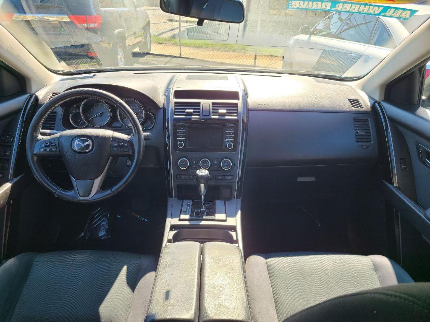 2013 SILVER MAZDA CX-9 SPORT (JM3TB3BV4D0) with an 3.7L engine, Automatic transmission, located at 117 North Cameron Street, Harrisburg, PA, 17101, (717) 963-8962, 40.266762, -76.875259 - WE FINANCE!!! Good Credit/ Bad Credit/ No Credit - ALL Trade-Ins Welcomed!!! ***Guaranteed Credit Approval*** APPLY ONLINE or CALL us TODAY ;) Internet Prices and Marketplace Prices are SPECIAL discounted ***CASH DEALS*** Retail Prices are higher. Please call us to discuss your cash and finan - Photo#8