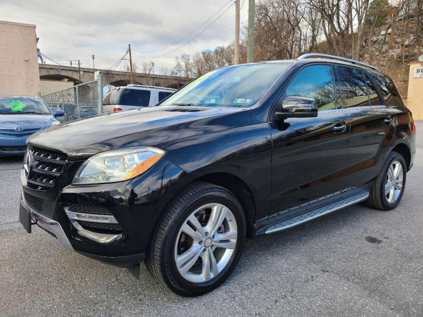 2013 BLACK MERCEDES-BENZ ML 350 4MATIC (4JGDA5HB0DA) with an 3.5L engine, Automatic transmission, located at 117 North Cameron Street, Harrisburg, PA, 17101, (717) 963-8962, 40.266762, -76.875259 - WE FINANCE!!! Good Credit/ Bad Credit/ No Credit - ALL Trade-Ins Welcomed!!! ***Guaranteed Credit Approval*** APPLY ONLINE or CALL us TODAY ;) Internet Prices and Marketplace Prices are SPECIAL discounted ***CASH DEALS*** Retail Prices are higher. Please call us to discuss your cash and finan - Photo#0