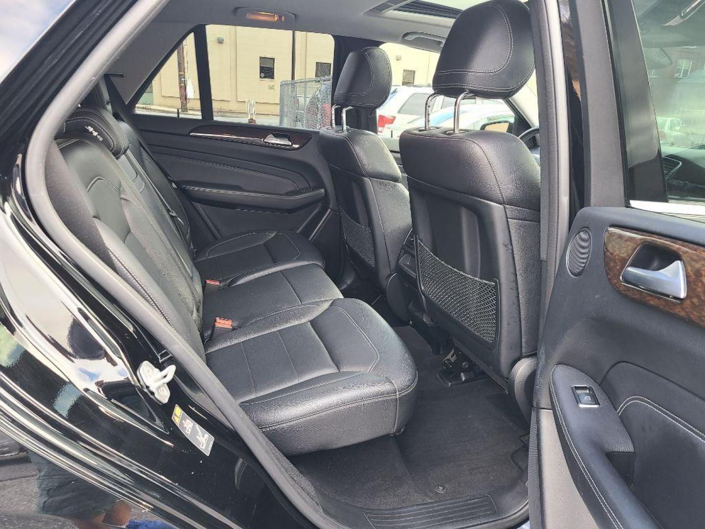 2013 BLACK MERCEDES-BENZ ML 350 4MATIC (4JGDA5HB0DA) with an 3.5L engine, Automatic transmission, located at 117 North Cameron Street, Harrisburg, PA, 17101, (717) 963-8962, 40.266762, -76.875259 - WE FINANCE!!! Good Credit/ Bad Credit/ No Credit - ALL Trade-Ins Welcomed!!! ***Guaranteed Credit Approval*** APPLY ONLINE or CALL us TODAY ;) Internet Prices and Marketplace Prices are SPECIAL discounted ***CASH DEALS*** Retail Prices are higher. Please call us to discuss your cash and finan - Photo#10