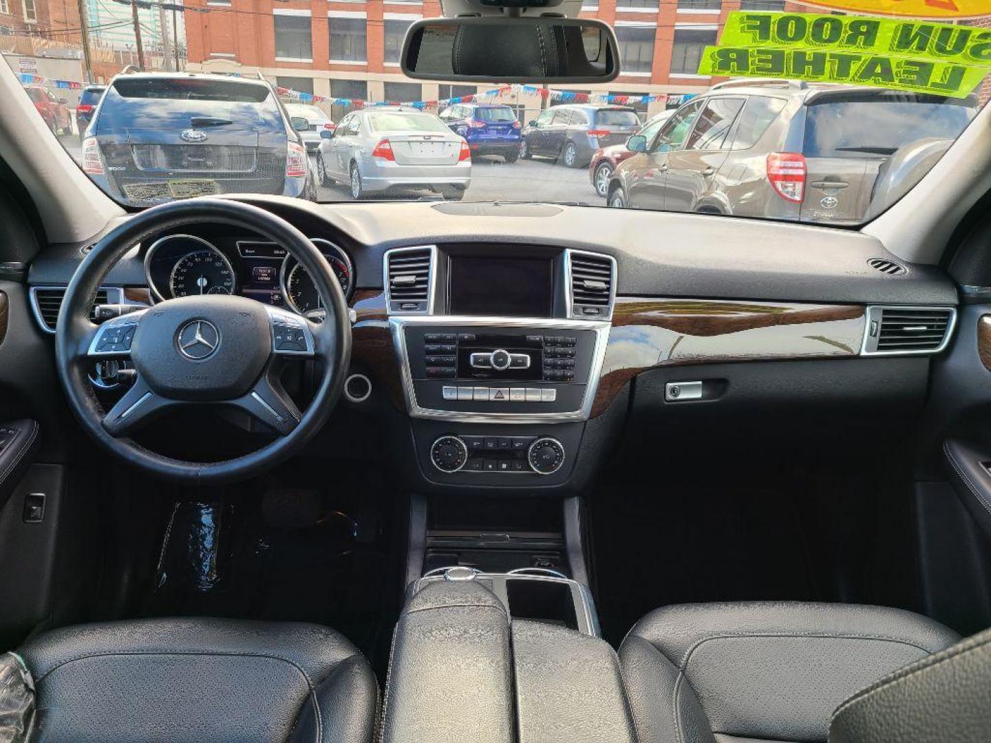 2013 BLACK MERCEDES-BENZ ML 350 4MATIC (4JGDA5HB0DA) with an 3.5L engine, Automatic transmission, located at 117 North Cameron Street, Harrisburg, PA, 17101, (717) 963-8962, 40.266762, -76.875259 - WE FINANCE!!! Good Credit/ Bad Credit/ No Credit - ALL Trade-Ins Welcomed!!! ***Guaranteed Credit Approval*** APPLY ONLINE or CALL us TODAY ;) Internet Prices and Marketplace Prices are SPECIAL discounted ***CASH DEALS*** Retail Prices are higher. Please call us to discuss your cash and finan - Photo#12