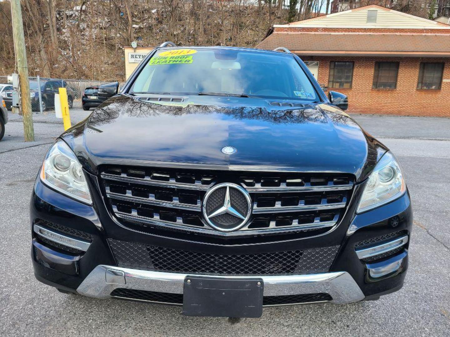 2013 BLACK MERCEDES-BENZ ML 350 4MATIC (4JGDA5HB0DA) with an 3.5L engine, Automatic transmission, located at 117 North Cameron Street, Harrisburg, PA, 17101, (717) 963-8962, 40.266762, -76.875259 - WE FINANCE!!! Good Credit/ Bad Credit/ No Credit - ALL Trade-Ins Welcomed!!! ***Guaranteed Credit Approval*** APPLY ONLINE or CALL us TODAY ;) Internet Prices and Marketplace Prices are SPECIAL discounted ***CASH DEALS*** Retail Prices are higher. Please call us to discuss your cash and finan - Photo#5