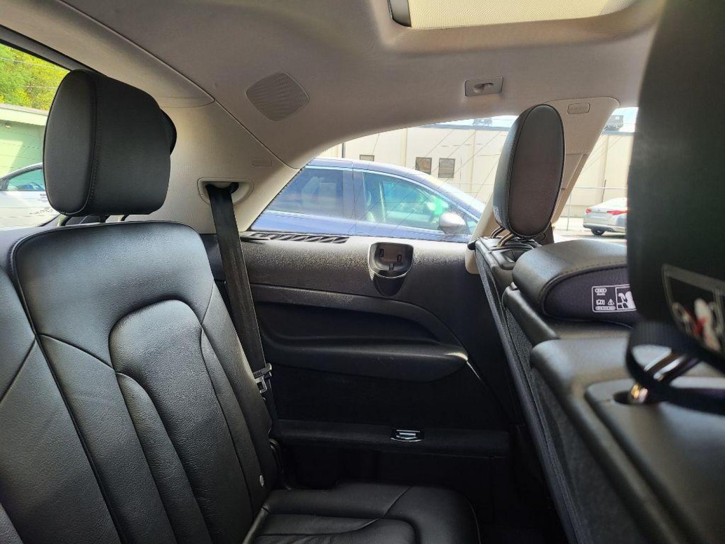 2014 BLACK AUDI Q7 PREMIUM PLUS (WA1LGAFE0ED) with an 3.0L engine, Automatic transmission, located at 117 North Cameron Street, Harrisburg, PA, 17101, (717) 963-8962, 40.266762, -76.875259 - WE FINANCE!!! Good Credit/ Bad Credit/ No Credit - ALL Trade-Ins Welcomed!!! ***Guaranteed Credit Approval*** APPLY ONLINE or CALL us TODAY ;) Please call us to discuss your cash and financing options. - Photo#11
