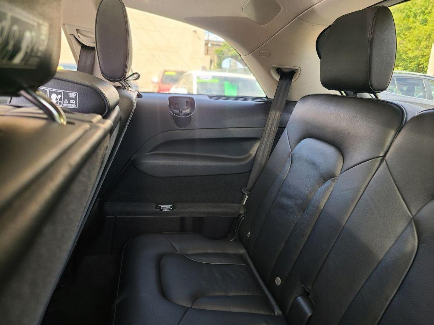 2014 BLACK AUDI Q7 PREMIUM PLUS (WA1LGAFE0ED) with an 3.0L engine, Automatic transmission, located at 117 North Cameron Street, Harrisburg, PA, 17101, (717) 963-8962, 40.266762, -76.875259 - WE FINANCE!!! Good Credit/ Bad Credit/ No Credit - ALL Trade-Ins Welcomed!!! ***Guaranteed Credit Approval*** APPLY ONLINE or CALL us TODAY ;) Please call us to discuss your cash and financing options. - Photo#14