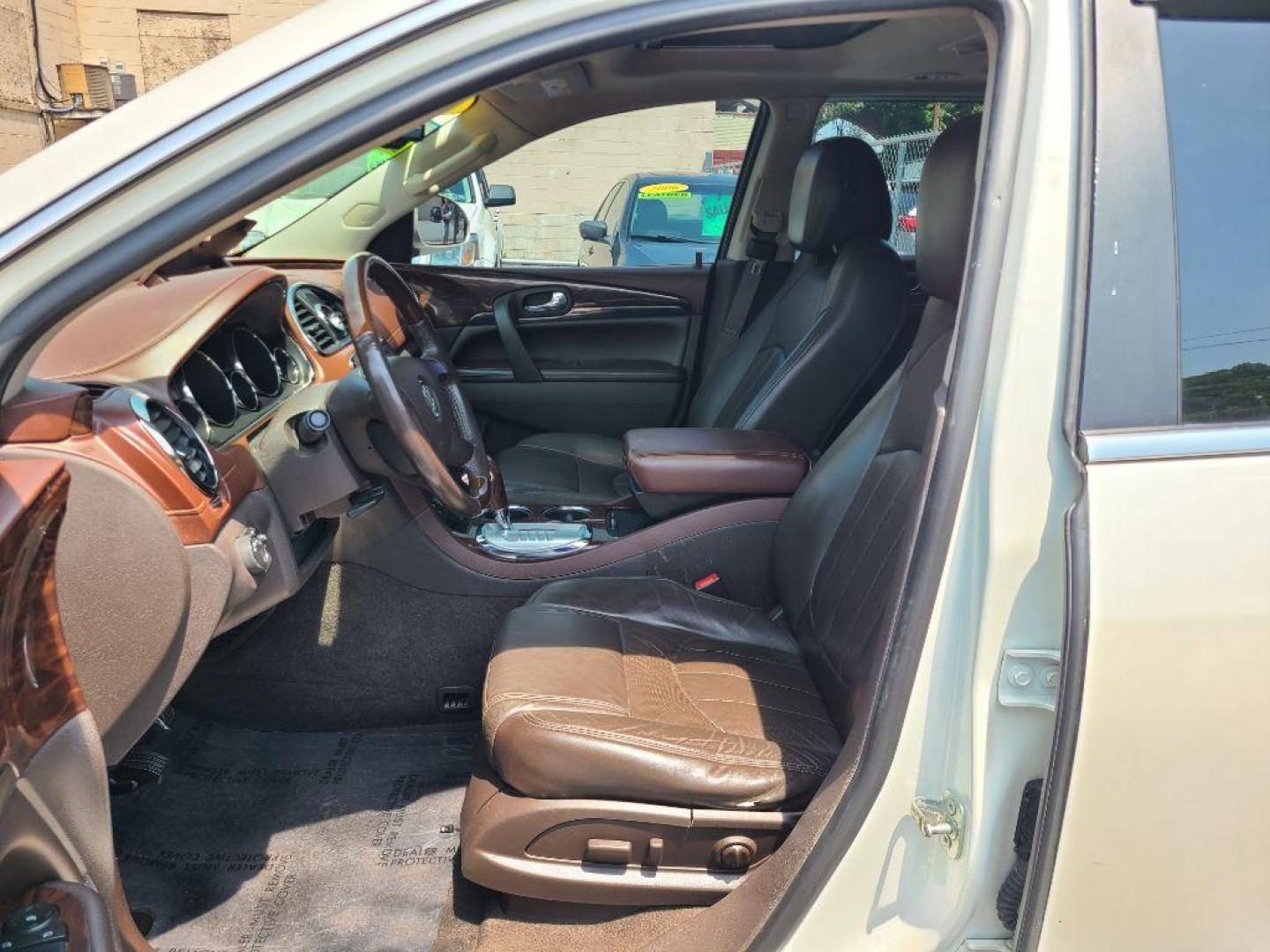 2014 WHITE BUICK ENCLAVE LEATHER (5GAKVBKD6EJ) with an 3.6L engine, Automatic transmission, located at 7981 Paxton Street, Harrisburg, PA, 17111, (717) 561-2926, 40.261490, -76.749229 - WE FINANCE!!! Good Credit/ Bad Credit/ No Credit - ALL Trade-Ins Welcomed!!! ***Guaranteed Credit Approval*** APPLY ONLINE or CALL us TODAY ;) Internet Prices and Marketplace Prices are SPECIAL discounted ***CASH DEALS*** Retail Prices are higher. Please call us to discuss your cash and finan - Photo#14