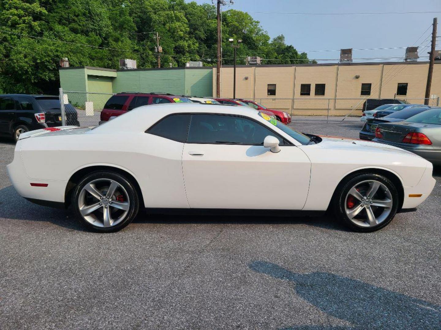 2014 WHITE DODGE CHALLENGER SXT (2C3CDYAG2EH) with an 3.6L engine, Automatic transmission, located at 117 North Cameron Street, Harrisburg, PA, 17101, (717) 963-8962, 40.266762, -76.875259 - WE FINANCE!!! Good Credit/ Bad Credit/ No Credit - ALL Trade-Ins Welcomed!!! ***Guaranteed Credit Approval*** APPLY ONLINE or CALL us TODAY ;) Internet Prices and Marketplace Prices are SPECIAL discounted ***CASH DEALS*** Retail Prices are higher. Please call us to discuss your cash and finan - Photo#2