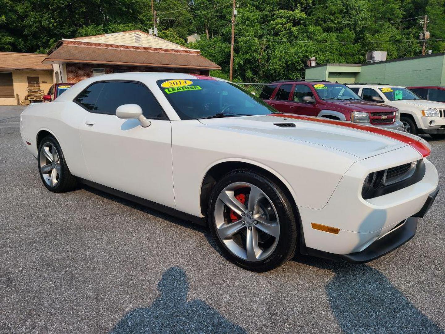2014 WHITE DODGE CHALLENGER SXT (2C3CDYAG2EH) with an 3.6L engine, Automatic transmission, located at 117 North Cameron Street, Harrisburg, PA, 17101, (717) 963-8962, 40.266762, -76.875259 - WE FINANCE!!! Good Credit/ Bad Credit/ No Credit - ALL Trade-Ins Welcomed!!! ***Guaranteed Credit Approval*** APPLY ONLINE or CALL us TODAY ;) Internet Prices and Marketplace Prices are SPECIAL discounted ***CASH DEALS*** Retail Prices are higher. Please call us to discuss your cash and finan - Photo#6