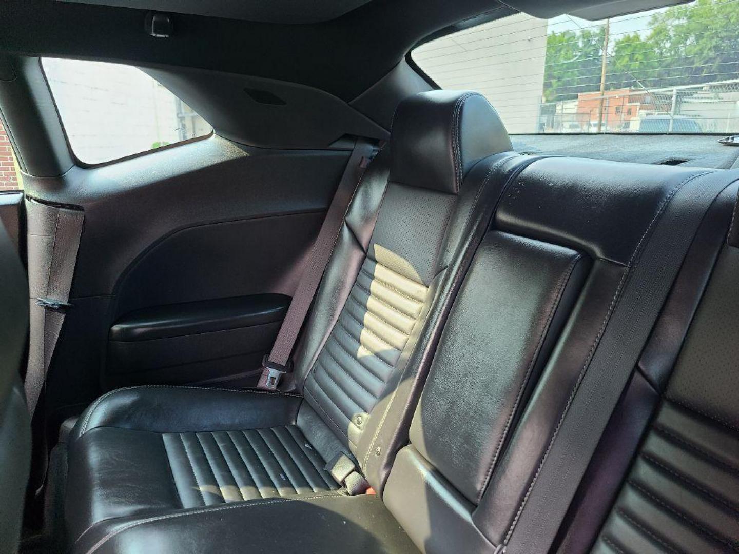 2014 WHITE DODGE CHALLENGER SXT (2C3CDYAG2EH) with an 3.6L engine, Automatic transmission, located at 117 North Cameron Street, Harrisburg, PA, 17101, (717) 963-8962, 40.266762, -76.875259 - WE FINANCE!!! Good Credit/ Bad Credit/ No Credit - ALL Trade-Ins Welcomed!!! ***Guaranteed Credit Approval*** APPLY ONLINE or CALL us TODAY ;) Internet Prices and Marketplace Prices are SPECIAL discounted ***CASH DEALS*** Retail Prices are higher. Please call us to discuss your cash and finan - Photo#10