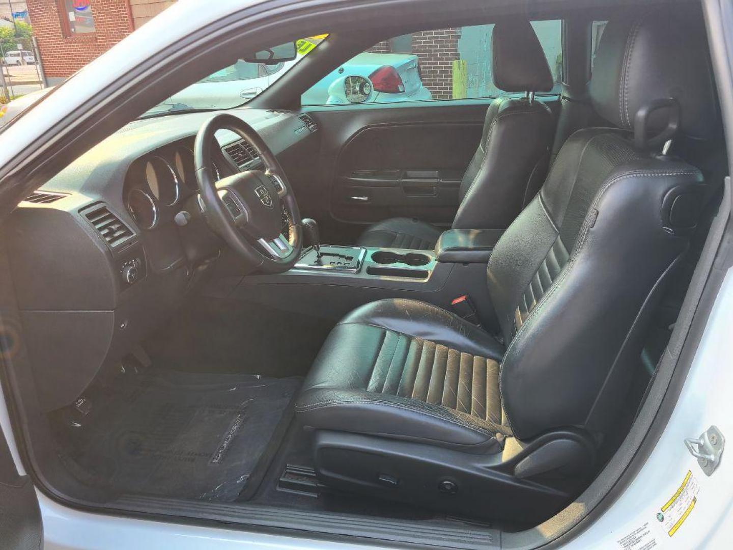 2014 WHITE DODGE CHALLENGER SXT (2C3CDYAG2EH) with an 3.6L engine, Automatic transmission, located at 117 North Cameron Street, Harrisburg, PA, 17101, (717) 963-8962, 40.266762, -76.875259 - WE FINANCE!!! Good Credit/ Bad Credit/ No Credit - ALL Trade-Ins Welcomed!!! ***Guaranteed Credit Approval*** APPLY ONLINE or CALL us TODAY ;) Internet Prices and Marketplace Prices are SPECIAL discounted ***CASH DEALS*** Retail Prices are higher. Please call us to discuss your cash and finan - Photo#12