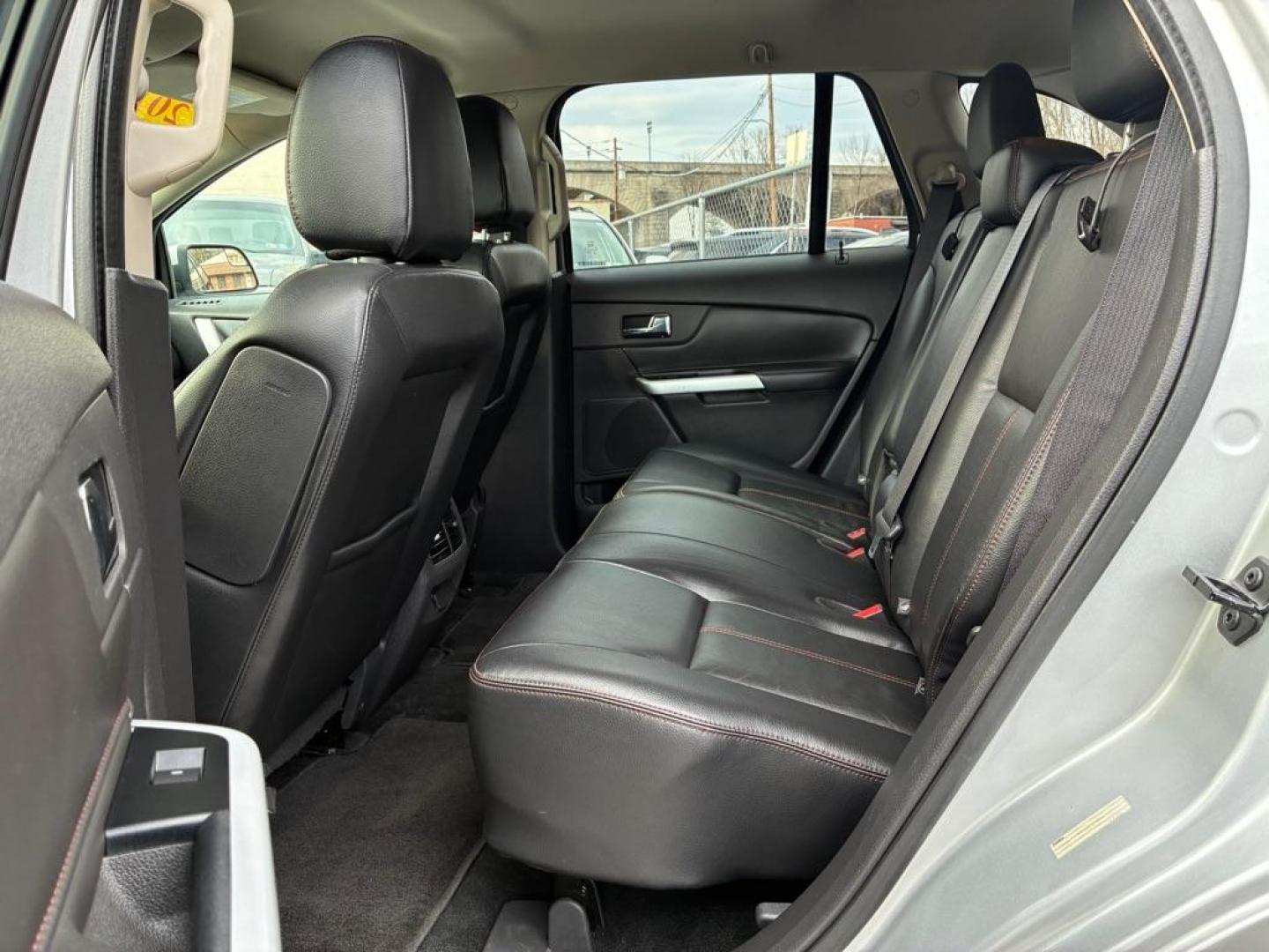 2014 SILVER FORD EDGE SEL (2FMDK4JC5EB) with an 3.5L engine, Automatic transmission, located at 117 North Cameron Street, Harrisburg, PA, 17101, (717) 963-8962, 40.266762, -76.875259 - WE FINANCE!!! Good Credit/ Challenged Credit/ No Credit - ALL Trade-Ins Welcomed!!! APPLY ONLINE or CALL us TODAY ;) Please call us to discuss your cash and/or financing options. - Photo#11