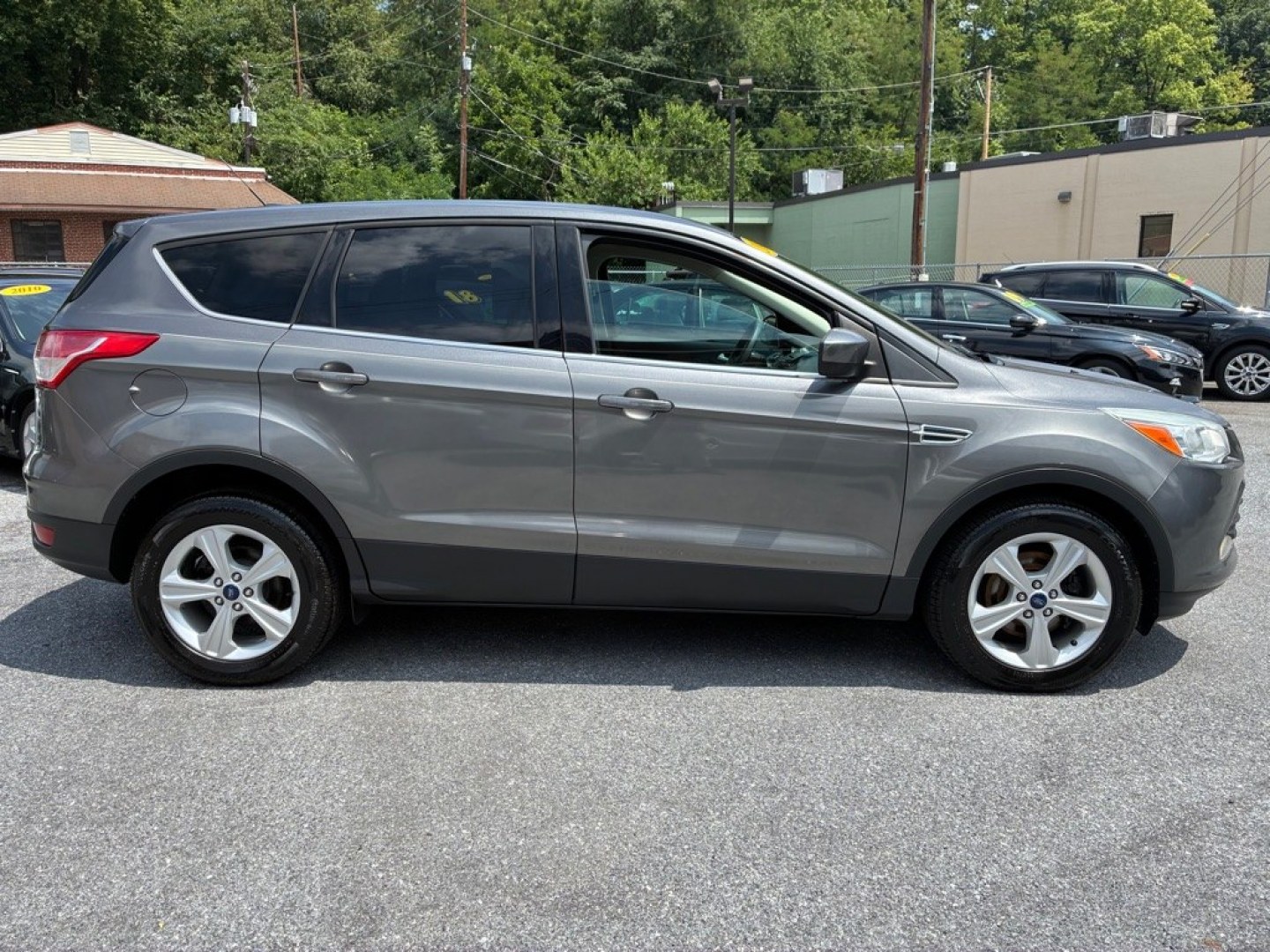 2014 GREY FORD ESCAPE SE (1FMCU0GX3EU) with an 1.6L engine, Automatic transmission, located at 117 North Cameron Street, Harrisburg, PA, 17101, (717) 963-8962, 40.266762, -76.875259 - WE FINANCE!!! MOST vehicles are available for financing. Good Credit/ Challenged Credit/ No Credit - ALL Trade-Ins Welcomed!!! APPLY ONLINE or CALL us TODAY Please call us to discuss your cash and/or financing options. Thanks for checking our inventory! We're here to help.- Photo#5