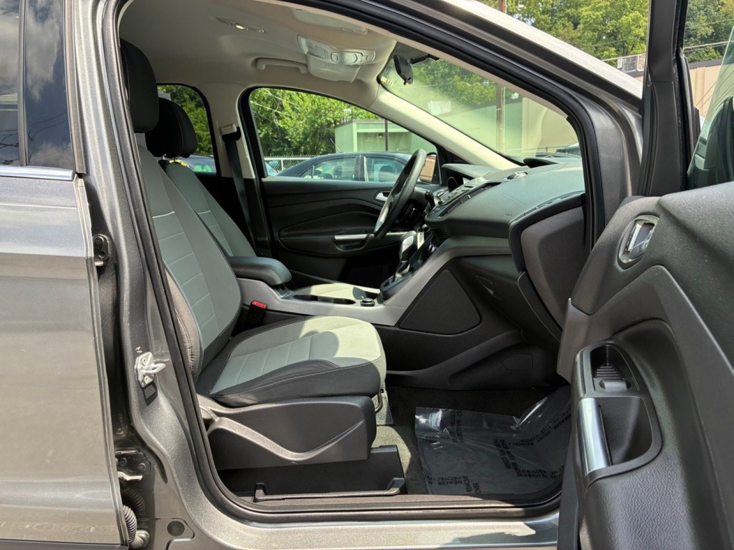 2014 GREY FORD ESCAPE SE (1FMCU0GX3EU) with an 1.6L engine, Automatic transmission, located at 117 North Cameron Street, Harrisburg, PA, 17101, (717) 963-8962, 40.266762, -76.875259 - WE FINANCE!!! MOST vehicles are available for financing. Good Credit/ Challenged Credit/ No Credit - ALL Trade-Ins Welcomed!!! APPLY ONLINE or CALL us TODAY Please call us to discuss your cash and/or financing options. Thanks for checking our inventory! We're here to help.- Photo#8
