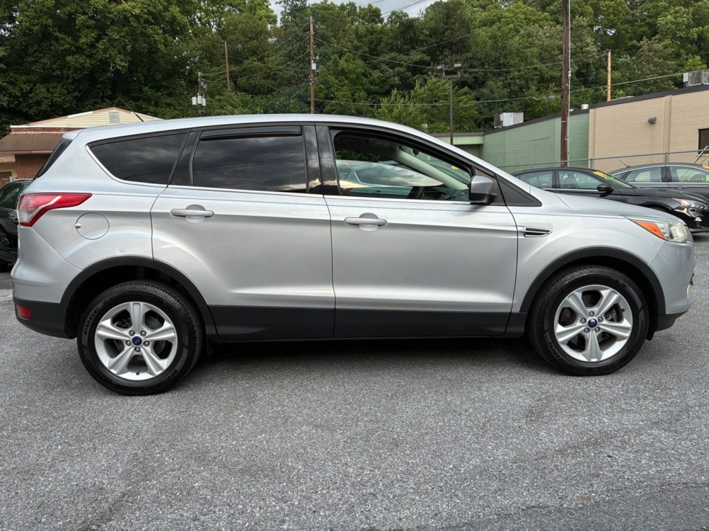 2014 SILVER FORD ESCAPE SE (1FMCU9GX9EU) with an 1.6L engine, Automatic transmission, located at 117 North Cameron Street, Harrisburg, PA, 17101, (717) 963-8962, 40.266762, -76.875259 - WE FINANCE!!! MOST vehicles are available for financing. Good Credit/ Challenged Credit/ No Credit - ALL Trade-Ins Welcomed!!! APPLY ONLINE or CALL us TODAY Please call us to discuss your cash and/or financing options. Thanks for checking our inventory! We're here to help.- Photo#5