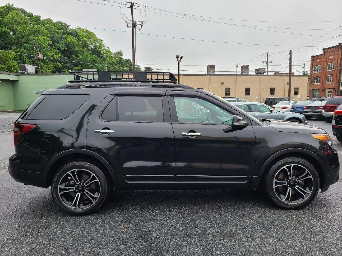 2014 BLACK FORD EXPLORER SPORT (1FM5K8GT5EG) with an 3.5L engine, Automatic transmission, located at 117 North Cameron Street, Harrisburg, PA, 17101, (717) 963-8962, 40.266762, -76.875259 - WE FINANCE!!! Good Credit/ Bad Credit/ No Credit - ALL Trade-Ins Welcomed!!! ***Guaranteed Credit Approval*** APPLY ONLINE or CALL us TODAY ;) Internet Prices and Marketplace Prices are SPECIAL discounted ***CASH DEALS*** Retail Prices are higher. Please call us to discuss your cash and finan - Photo#5