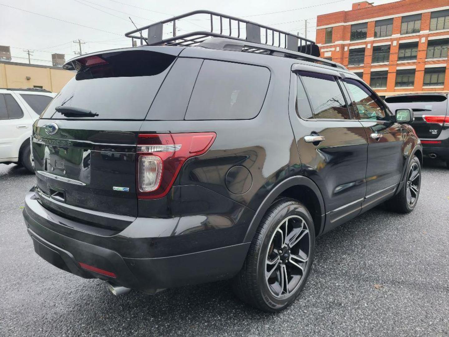 2014 BLACK FORD EXPLORER SPORT (1FM5K8GT5EG) with an 3.5L engine, Automatic transmission, located at 117 North Cameron Street, Harrisburg, PA, 17101, (717) 963-8962, 40.266762, -76.875259 - WE FINANCE!!! Good Credit/ Bad Credit/ No Credit - ALL Trade-Ins Welcomed!!! ***Guaranteed Credit Approval*** APPLY ONLINE or CALL us TODAY ;) Internet Prices and Marketplace Prices are SPECIAL discounted ***CASH DEALS*** Retail Prices are higher. Please call us to discuss your cash and finan - Photo#4