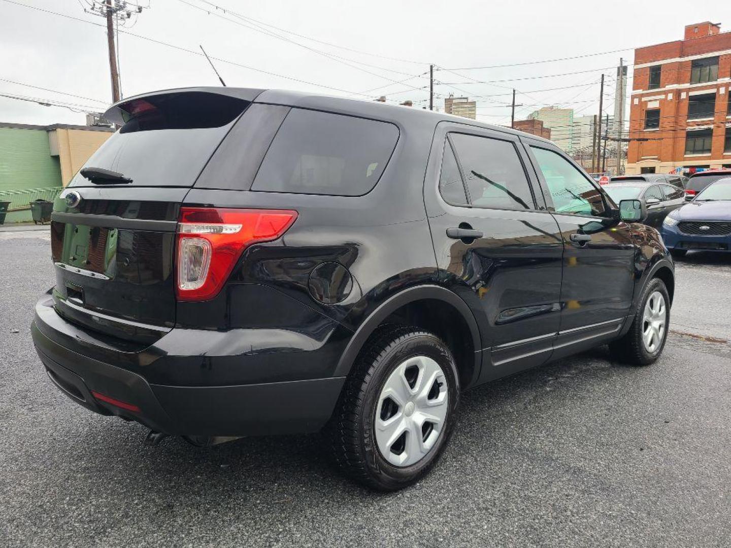 2014 BLACK FORD EXPLORER POLICE INTERCEPTOR (1FM5K8ARXEG) with an 3.7L engine, Automatic transmission, located at 7981 Paxton Street, Harrisburg, PA, 17111, (717) 561-2926, 40.261490, -76.749229 - WE FINANCE!!! Good Credit/ Bad Credit/ No Credit - ALL Trade-Ins Welcomed!!! ***Guaranteed Credit Approval*** APPLY ONLINE or CALL us TODAY ;) Internet Prices and Marketplace Prices are SPECIAL discounted ***CASH DEALS*** Retail Prices are higher. Please call us to discuss your cash and finan - Photo#4