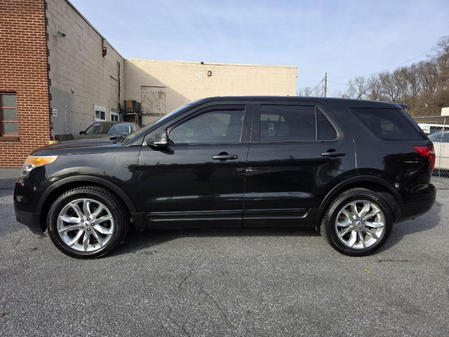 2014 BLACK FORD EXPLORER LIMITED (1FM5K8F8XEG) with an 3.5L engine, Automatic transmission, located at 117 North Cameron Street, Harrisburg, PA, 17101, (717) 963-8962, 40.266762, -76.875259 - WE FINANCE!!! Good Credit/ Bad Credit/ No Credit - ALL Trade-Ins Welcomed!!! ***Guaranteed Credit Approval*** APPLY ONLINE or CALL us TODAY ;) Please call us to discuss your cash and financing options. - Photo#1