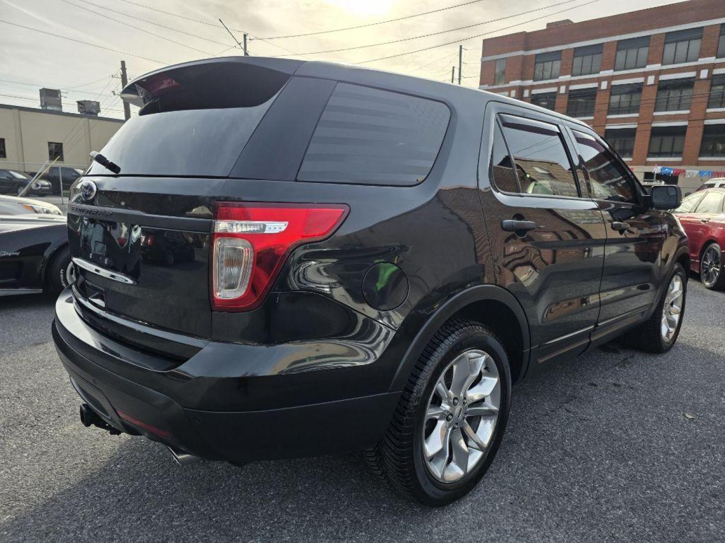 2014 BLACK FORD EXPLORER LIMITED (1FM5K8F8XEG) with an 3.5L engine, Automatic transmission, located at 117 North Cameron Street, Harrisburg, PA, 17101, (717) 963-8962, 40.266762, -76.875259 - WE FINANCE!!! Good Credit/ Bad Credit/ No Credit - ALL Trade-Ins Welcomed!!! ***Guaranteed Credit Approval*** APPLY ONLINE or CALL us TODAY ;) Please call us to discuss your cash and financing options. - Photo#4