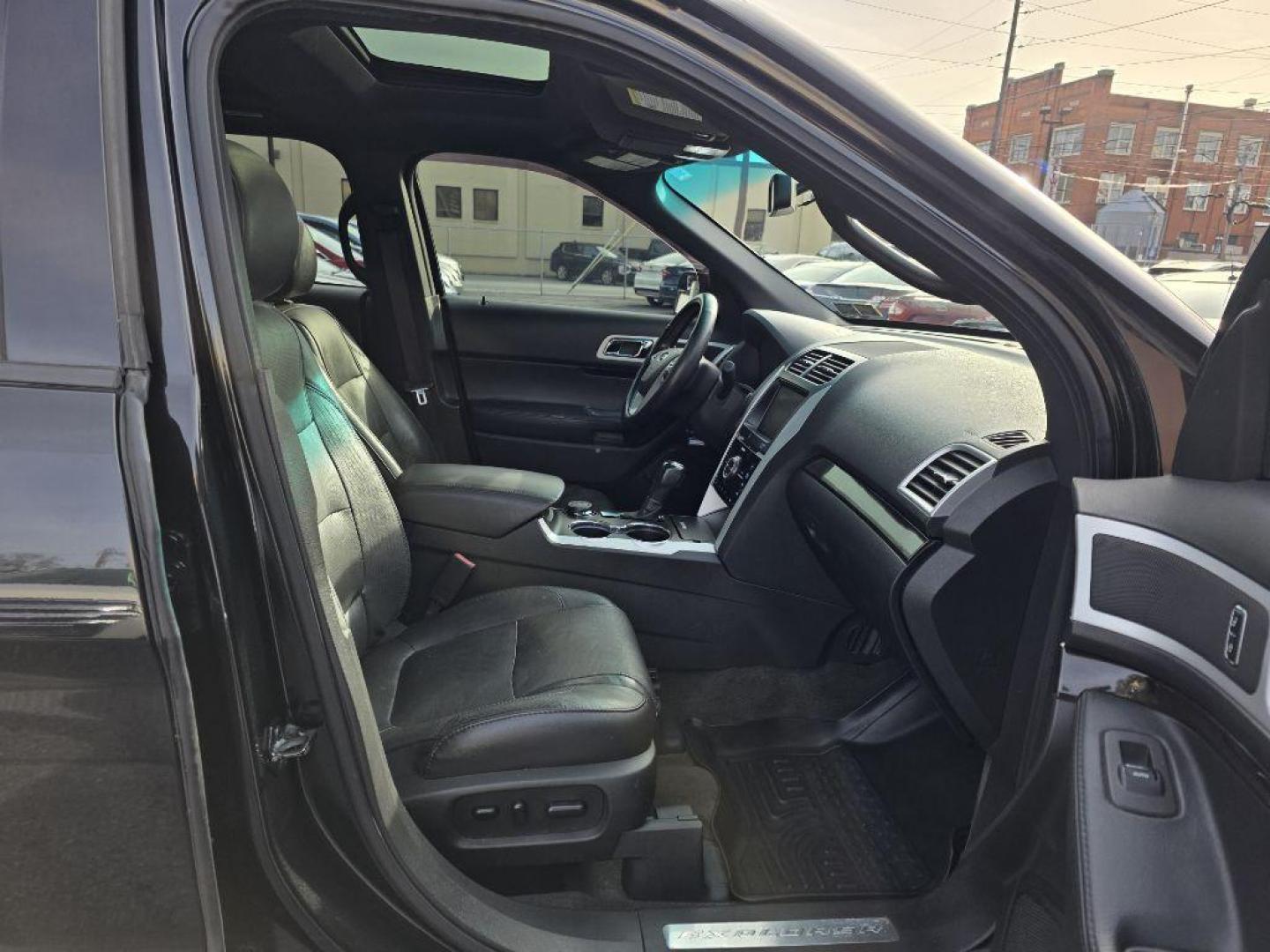 2014 BLACK FORD EXPLORER LIMITED (1FM5K8F8XEG) with an 3.5L engine, Automatic transmission, located at 117 North Cameron Street, Harrisburg, PA, 17101, (717) 963-8962, 40.266762, -76.875259 - WE FINANCE!!! Good Credit/ Bad Credit/ No Credit - ALL Trade-Ins Welcomed!!! ***Guaranteed Credit Approval*** APPLY ONLINE or CALL us TODAY ;) Please call us to discuss your cash and financing options. - Photo#10