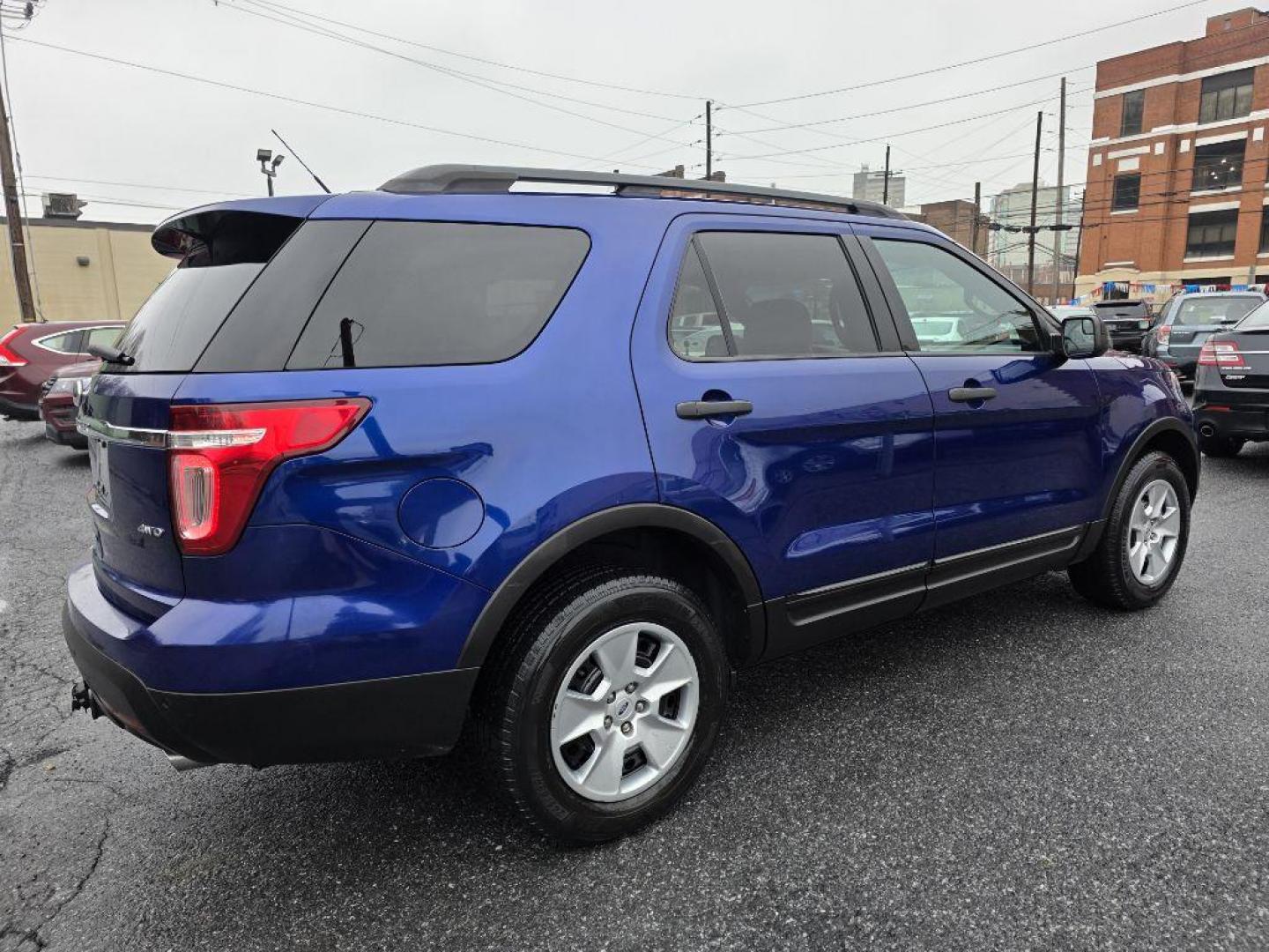 2014 BLUE FORD EXPLORER BASE (1FM5K8B80EG) with an 3.5L engine, Automatic transmission, located at 117 North Cameron Street, Harrisburg, PA, 17101, (717) 963-8962, 40.266762, -76.875259 - WE FINANCE!!! Good Credit/ Challenged Credit/ No Credit - ALL Trade-Ins Welcomed!!! APPLY ONLINE or CALL us TODAY ;) Please call us to discuss your cash and/or financing options. - Photo#5