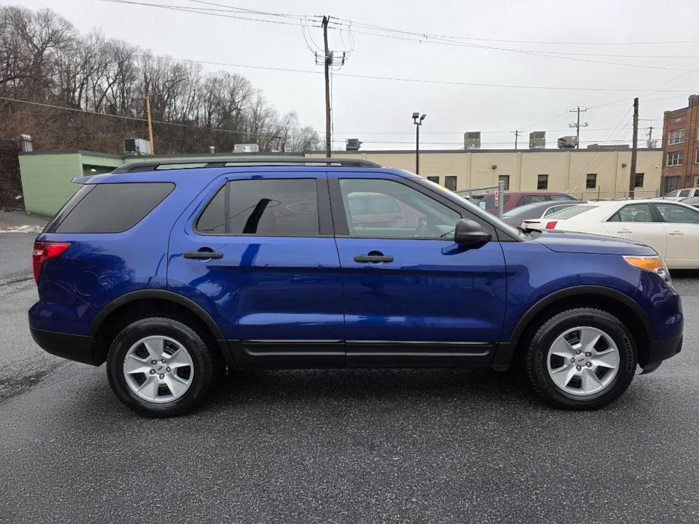 2014 BLUE FORD EXPLORER BASE (1FM5K8B80EG) with an 3.5L engine, Automatic transmission, located at 117 North Cameron Street, Harrisburg, PA, 17101, (717) 963-8962, 40.266762, -76.875259 - WE FINANCE!!! Good Credit/ Challenged Credit/ No Credit - ALL Trade-Ins Welcomed!!! APPLY ONLINE or CALL us TODAY ;) Please call us to discuss your cash and/or financing options. - Photo#6