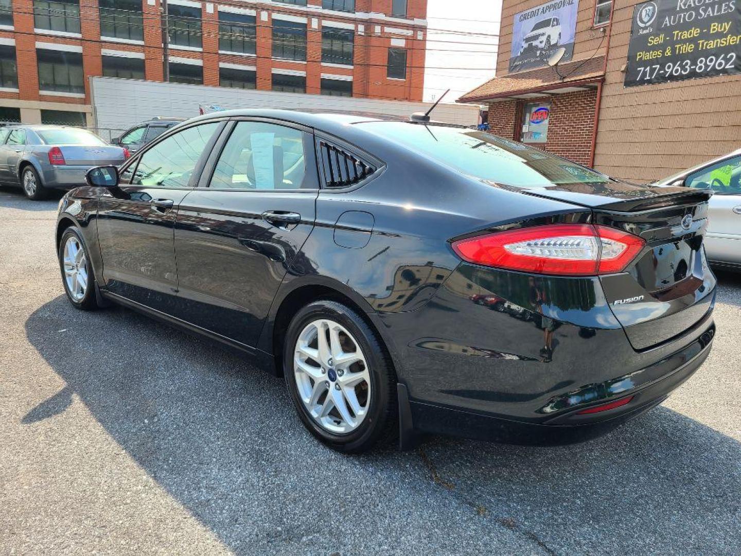 2014 GRAY FORD FUSION SE (3FA6P0H78ER) with an 2.5L engine, Automatic transmission, located at 117 North Cameron Street, Harrisburg, PA, 17101, (717) 963-8962, 40.266762, -76.875259 - WE FINANCE!!! Good Credit/ Bad Credit/ No Credit - ALL Trade-Ins Welcomed!!! ***Guaranteed Credit Approval*** APPLY ONLINE or CALL us TODAY ;) Internet Prices and Marketplace Prices are SPECIAL discounted ***CASH DEALS*** Retail Prices are higher. Please call us to discuss your cash and finan - Photo#3